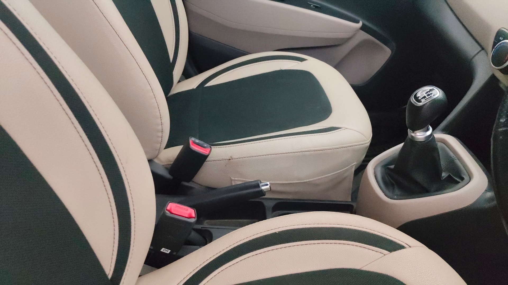 View 2019 Hyundai Grand i10 Sportz 1.2 Kappa Image 38 Used 2019 Hyundai Grand i10 Sportz 1.2 Kappa Image 38