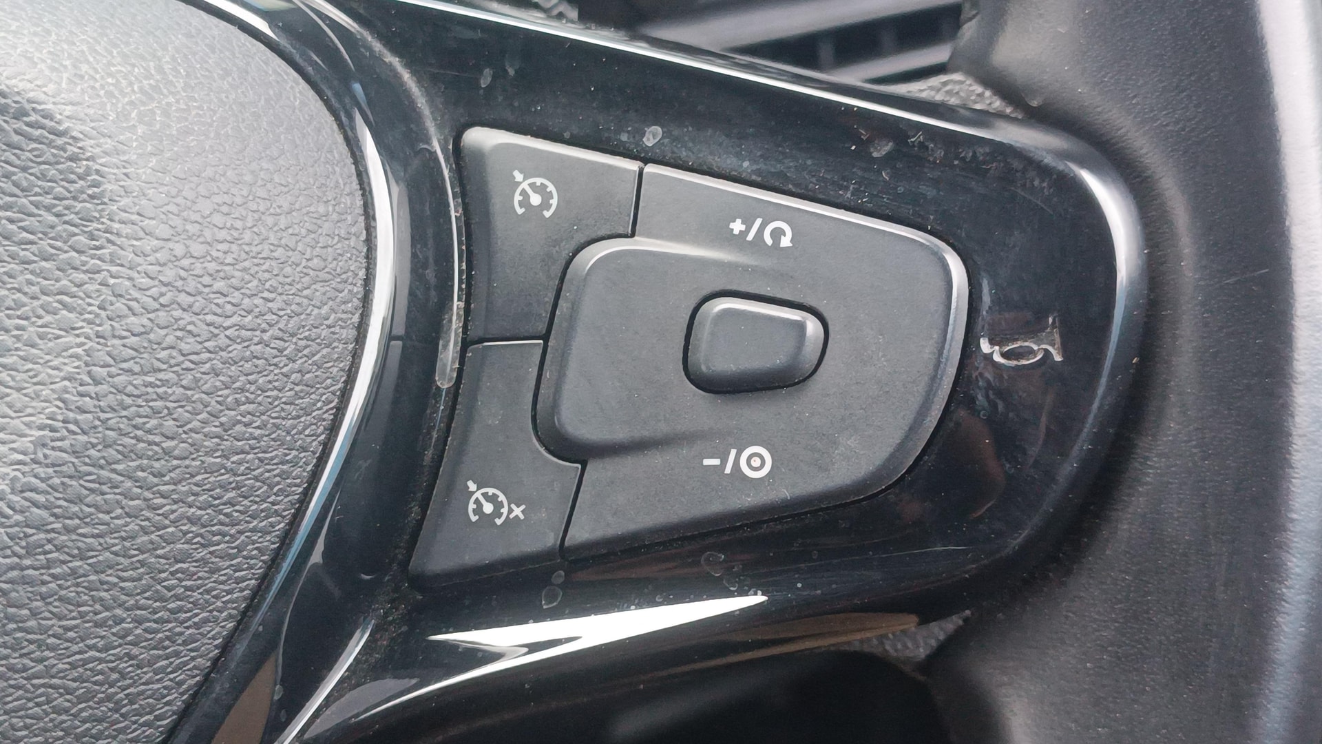 View 2022 Tata Nexon Revotron XE Image 3 Used 2022 Tata Nexon Revotron XE Image 3