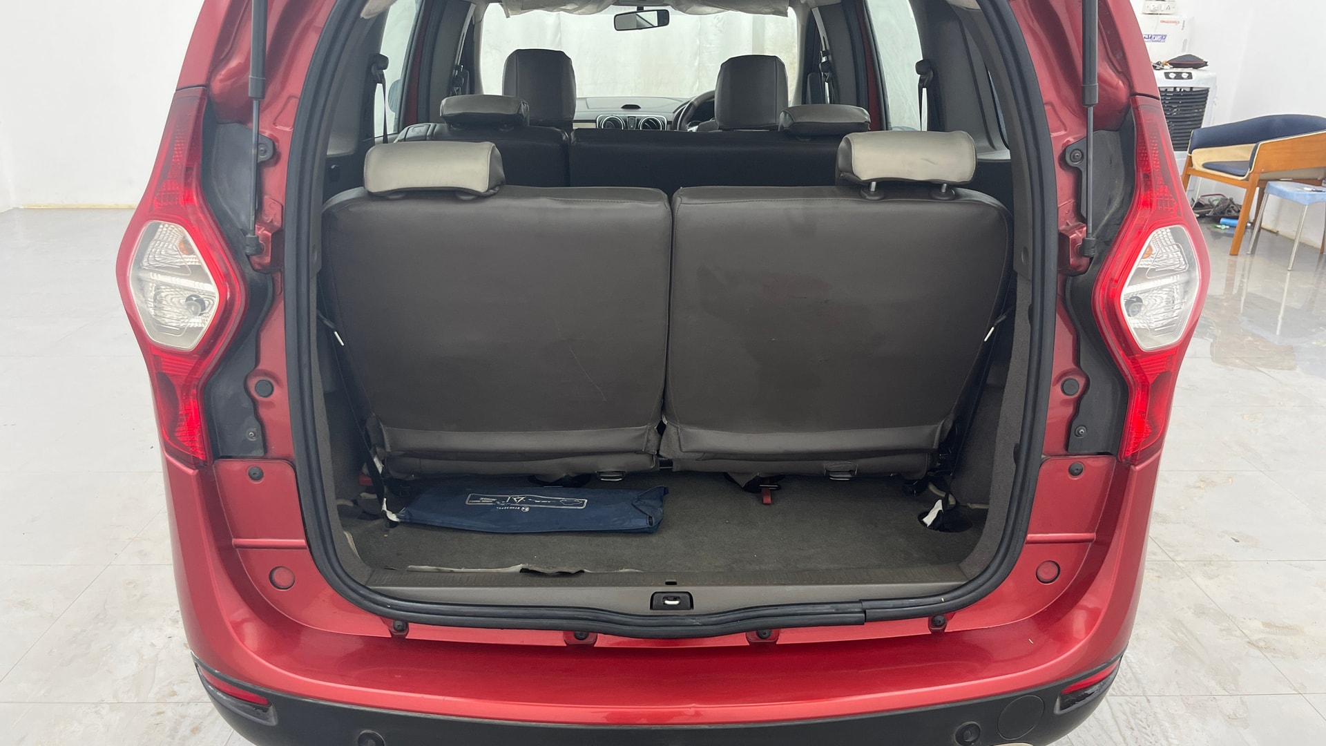View 2017 Renault Lodgy Stepway RXZ 85PS 8 seater Image 7 Used 2017 Renault Lodgy Stepway RXZ 85PS 8 seater Image 7