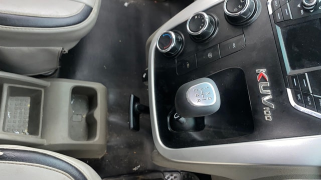 View Mahindra KUV100 Image 38 Used Mahindra KUV100 Image 38