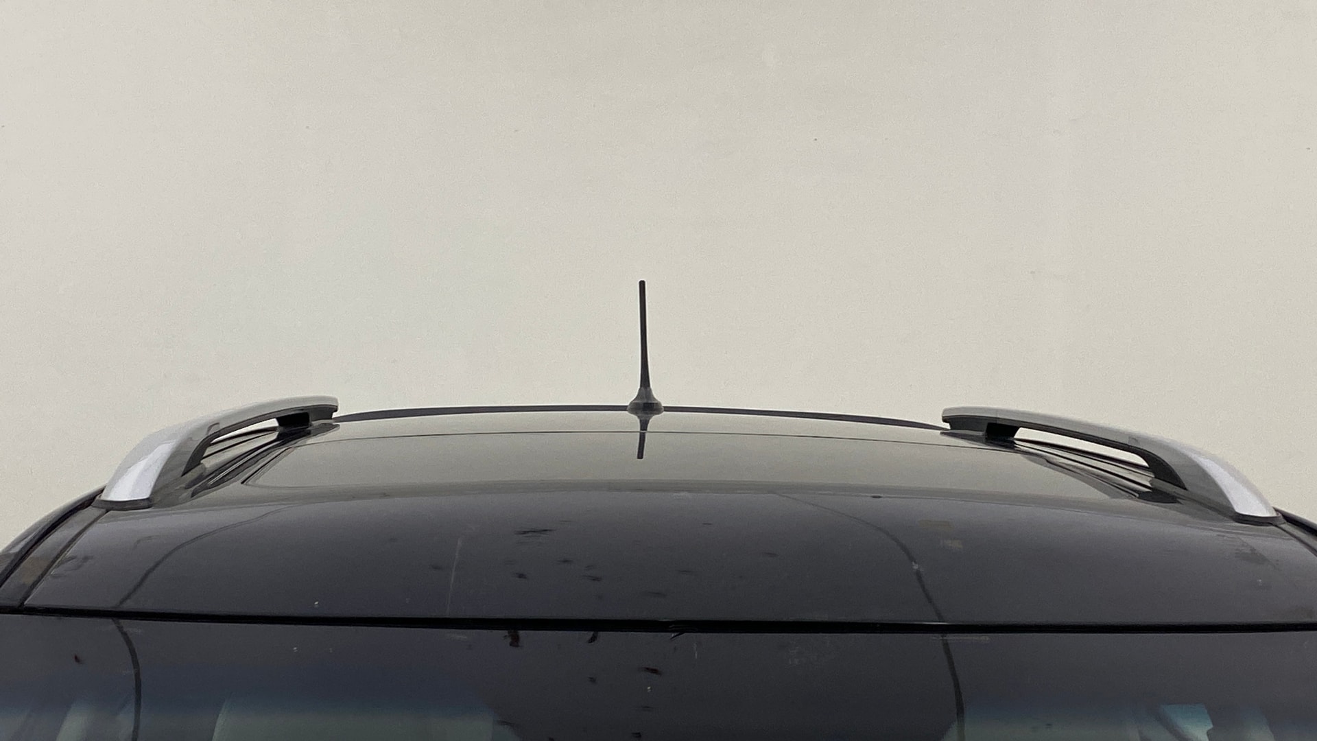 View 2019 Mahindra XUV300 W4 Petrol BS IV Image 35 Used 2019 Mahindra XUV300 W4 Petrol BS IV Image 35