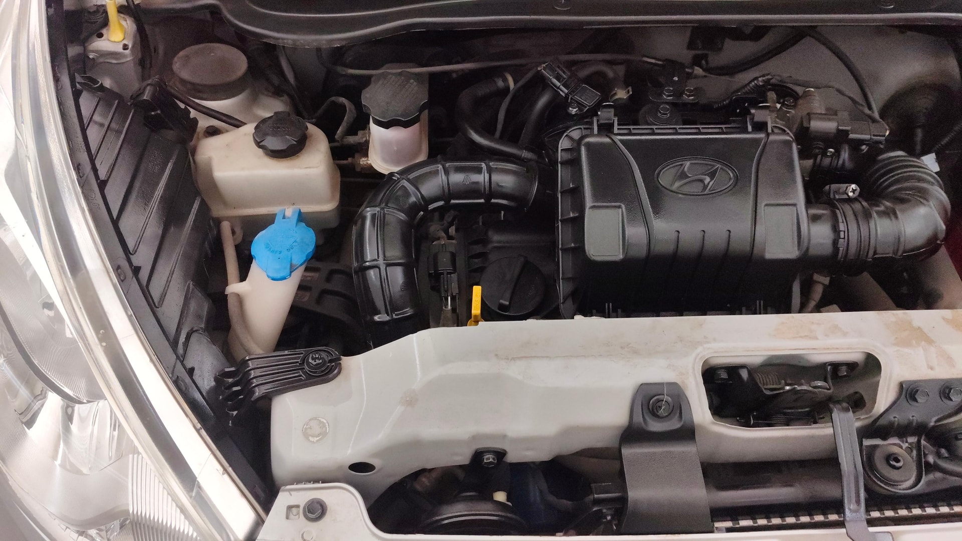 View 2017 Hyundai EON Magna Plus Image 3 Used 2017 Hyundai EON Magna Plus Image 3