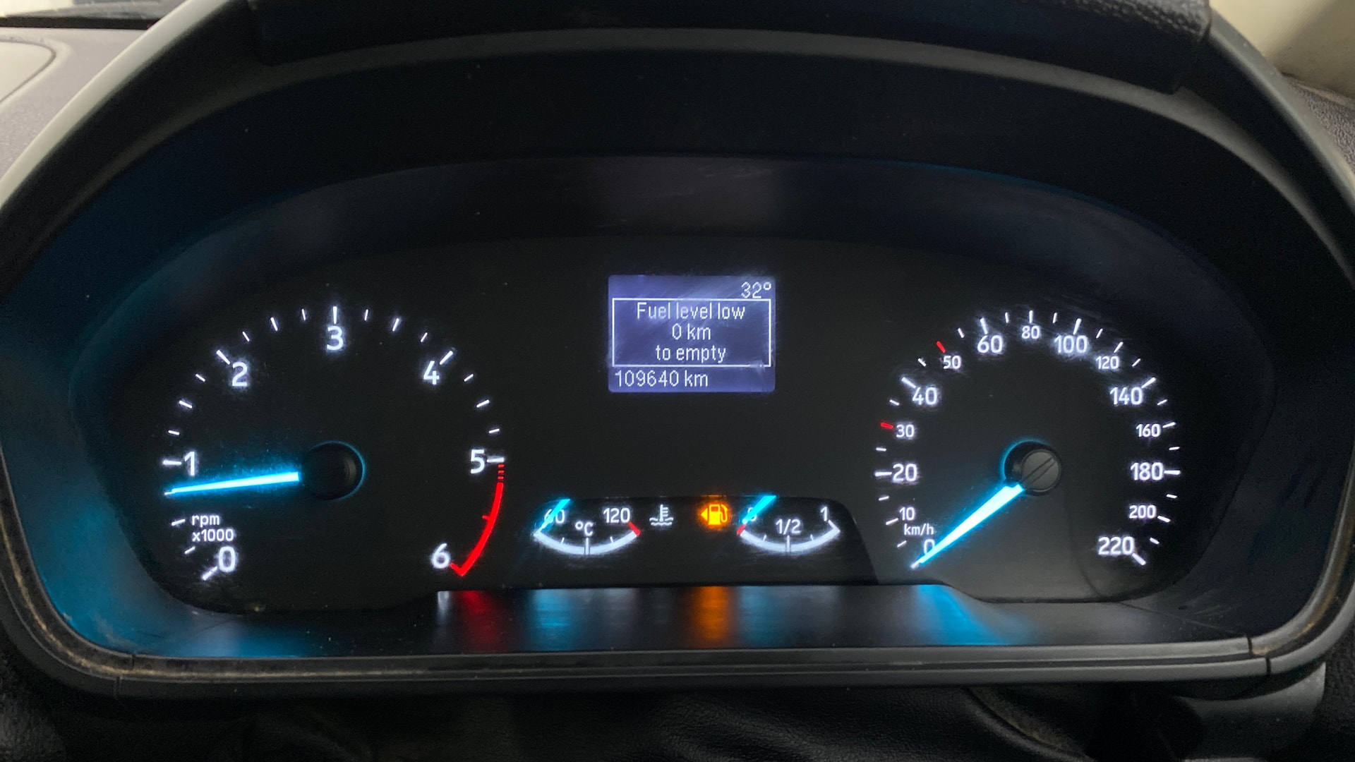View 2018 Ford EcoSport 1.5 TDCi Diesel Ambiente BS IV Image 19 Used 2018 Ford EcoSport 1.5 TDCi Diesel Ambiente BS IV Image 19
