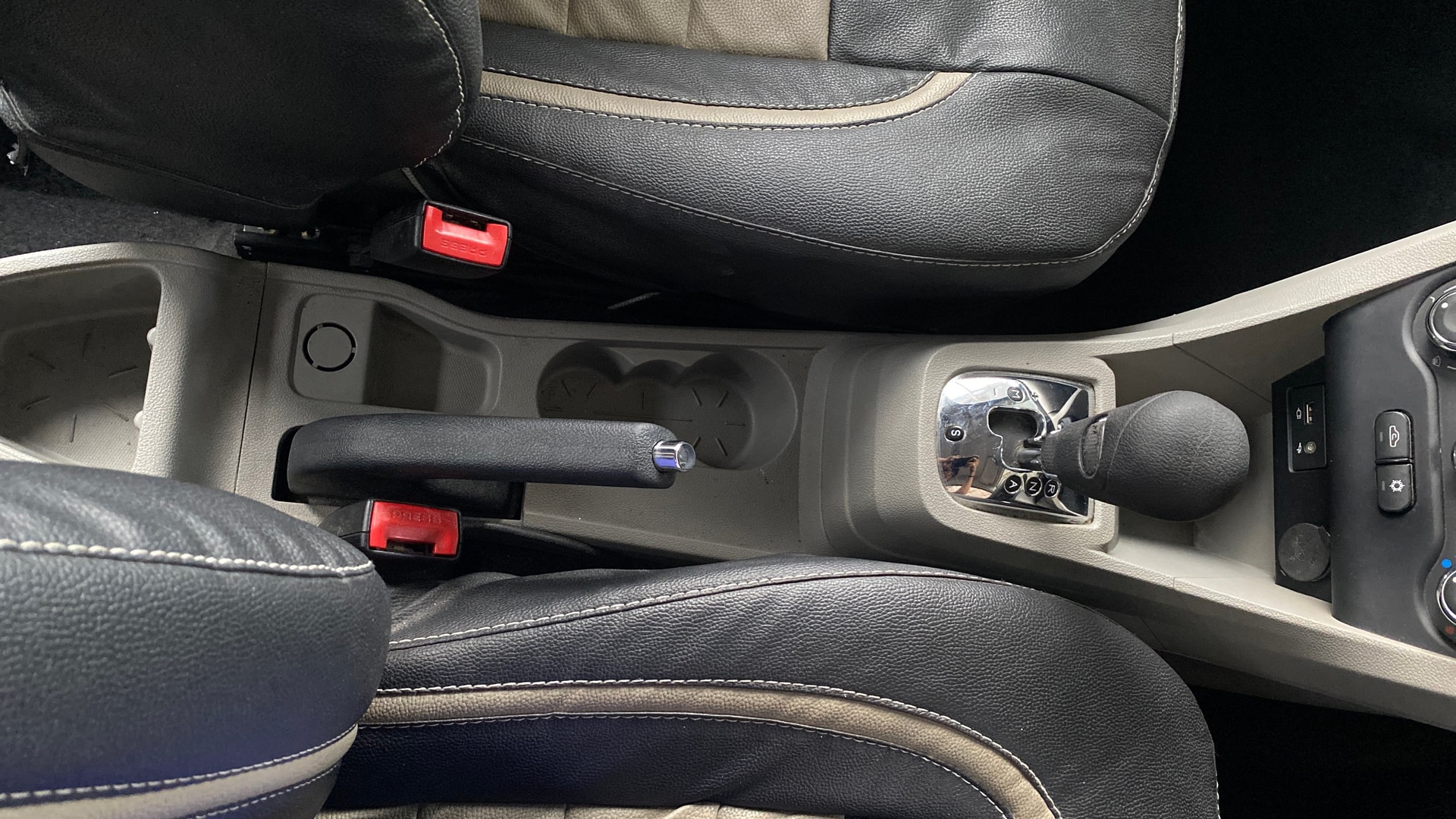 View 2018 Tata Tiago Revotorq XB Image 37 Used 2018 Tata Tiago Revotorq XB Image 37