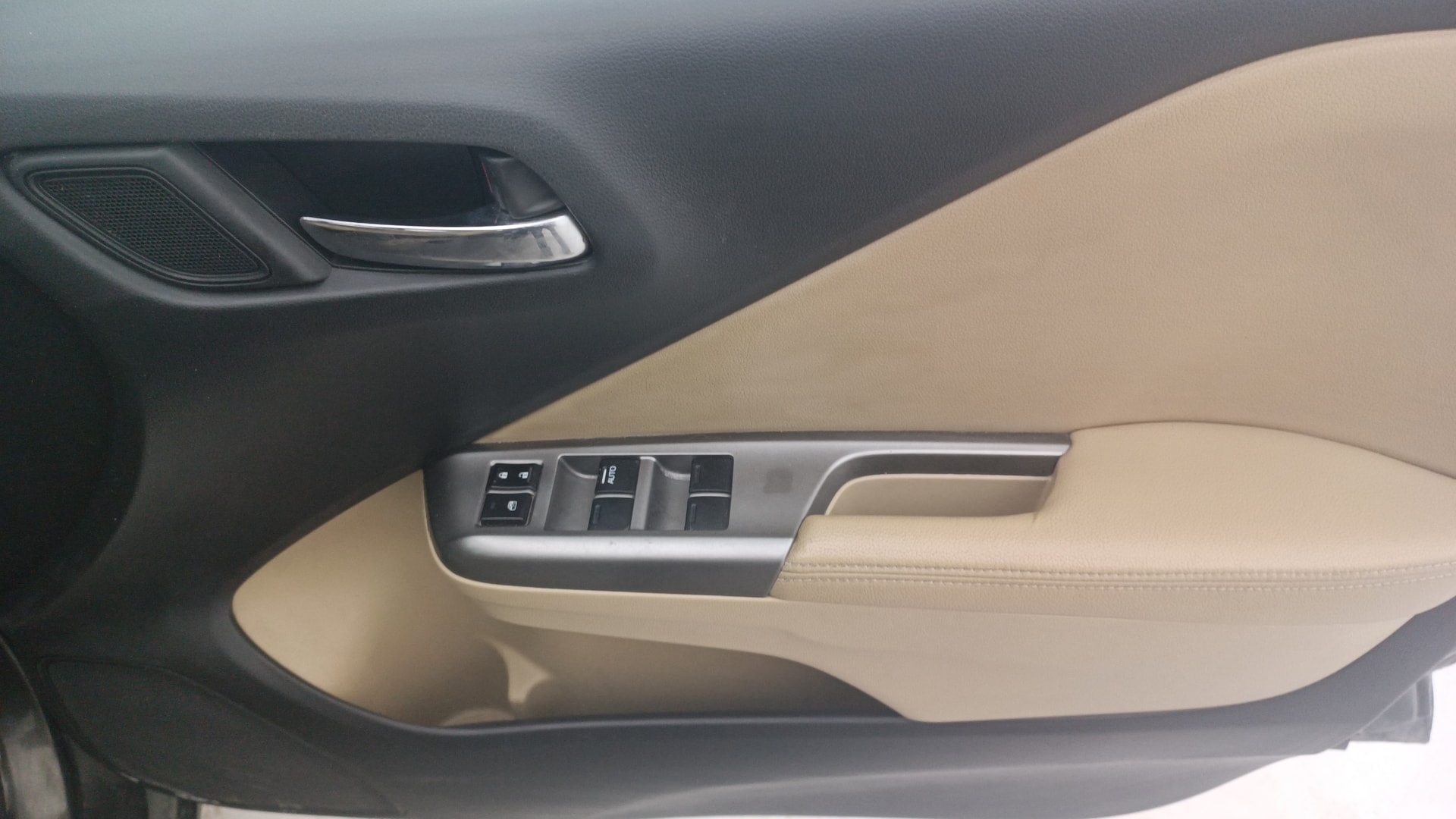 View 2015 Honda City ZX MT Diesel Anniversary Edition Image 35 Used 2015 Honda City ZX MT Diesel Anniversary Edition Image 35