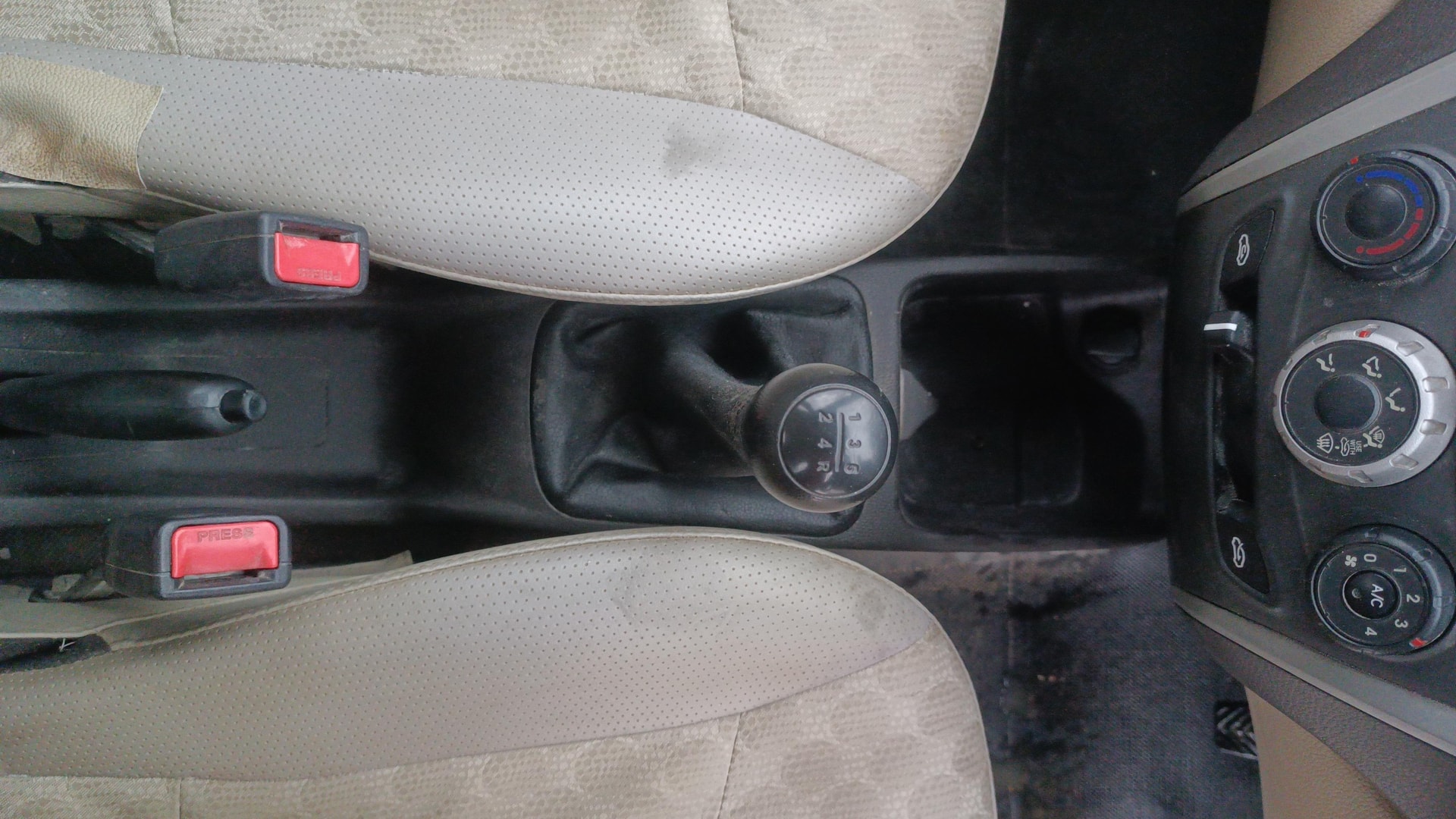 View 2018 Hyundai EON Magna Plus Image 37 Used 2018 Hyundai EON Magna Plus Image 37