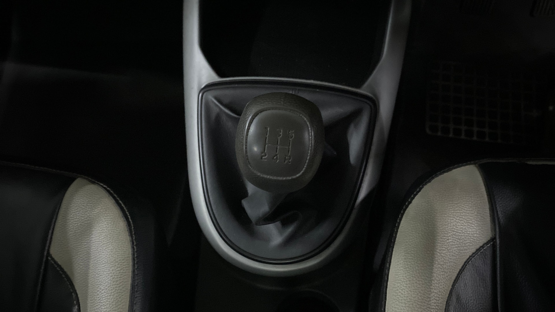 View 2021 Hyundai Grand i10 Nios Magna Petrol Image 37 Used 2021 Hyundai Grand i10 Nios Magna Petrol Image 37
