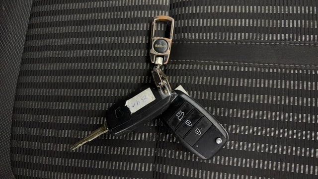 View Kia Carens Image 19 Used Kia Carens Image 19
