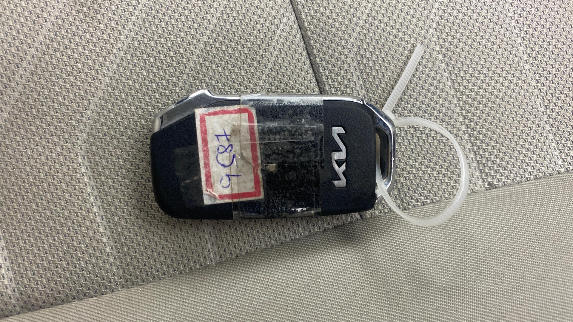 View 2024 Kia Sonet HTE Petrol Image 19 Used 2024 Kia Sonet HTE Petrol Image 19