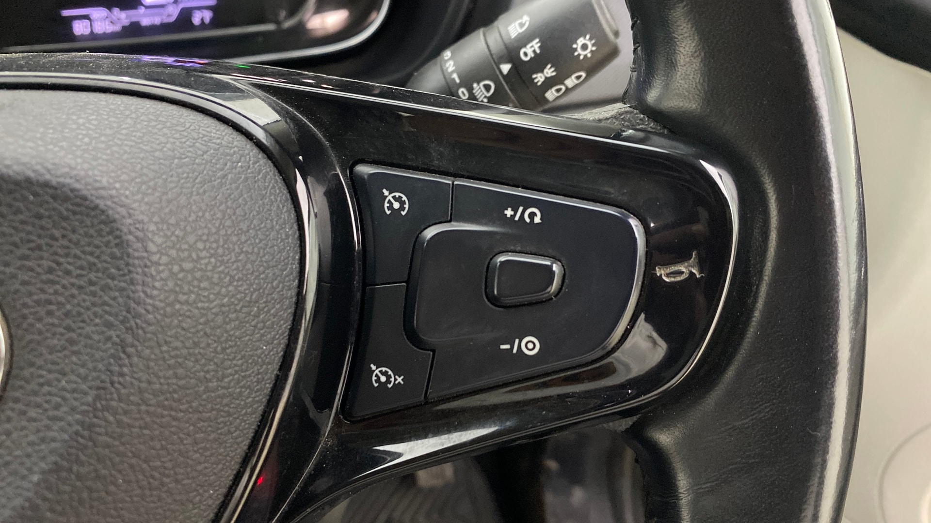 View 2022 Tata Nexon Revotron XE Image 3 Used 2022 Tata Nexon Revotron XE Image 3