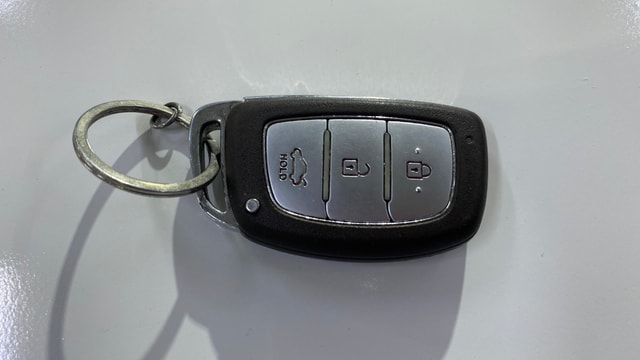 View Hyundai Fluidic Verna Image 18 Used Hyundai Fluidic Verna Image 18