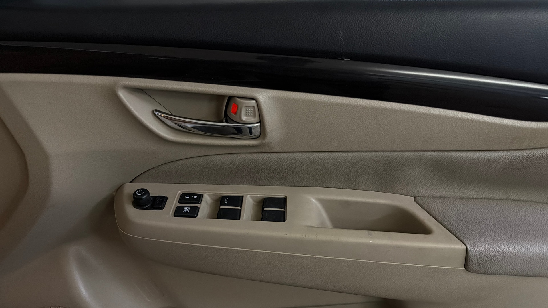 View 2015 Maruti Suzuki 1000 Base Variant Image 37 Used 2015 Maruti Suzuki 1000 Base Variant Image 37
