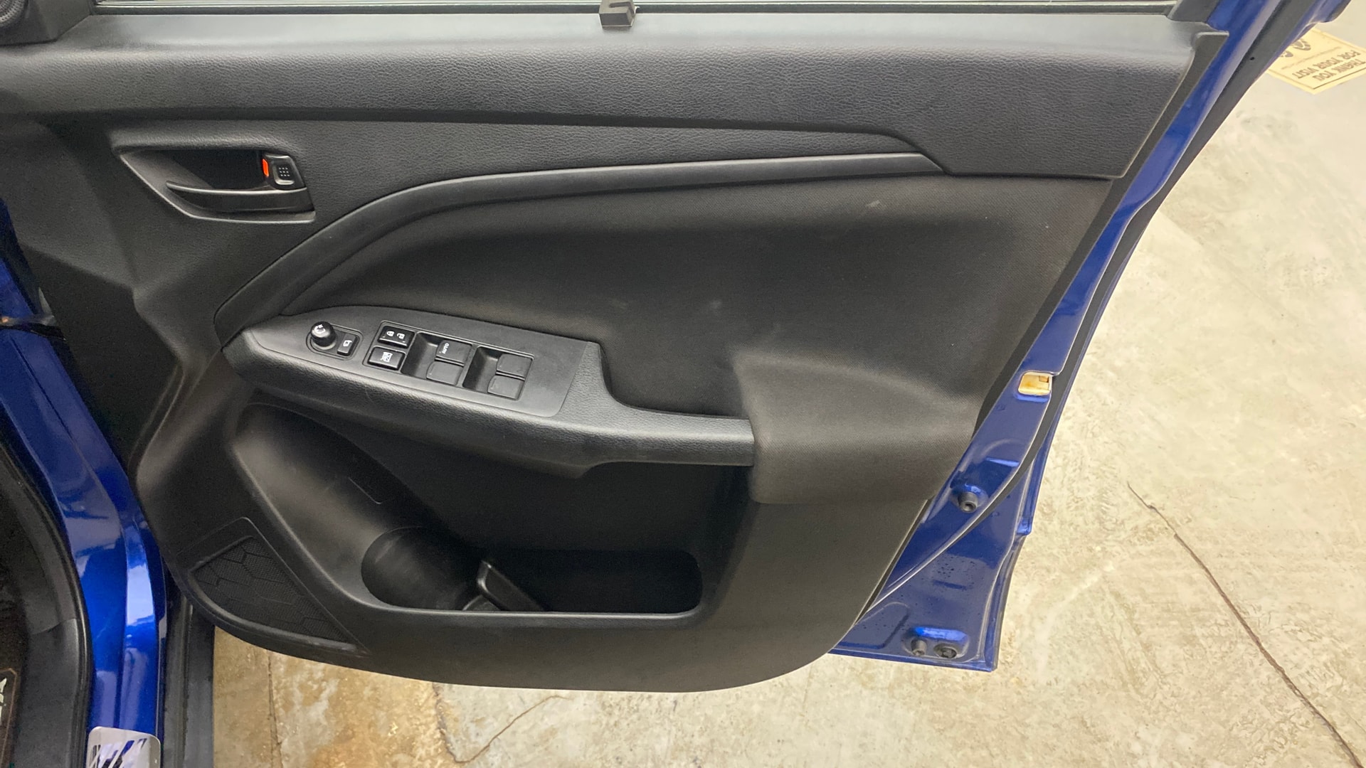 View 2022 Maruti Suzuki 1000 Base Variant Image 34 Used 2022 Maruti Suzuki 1000 Base Variant Image 34
