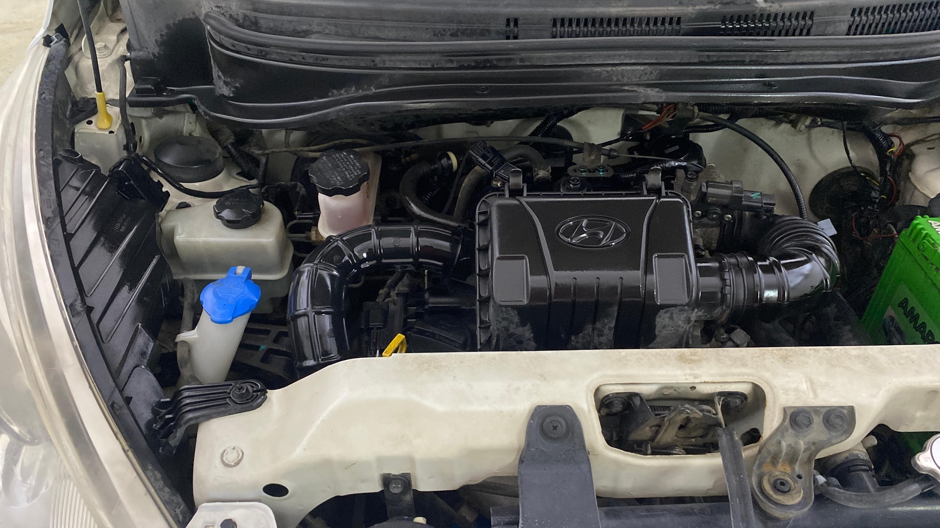 View 2016 Hyundai EON Era Plus Image 3 Used 2016 Hyundai EON Era Plus Image 3