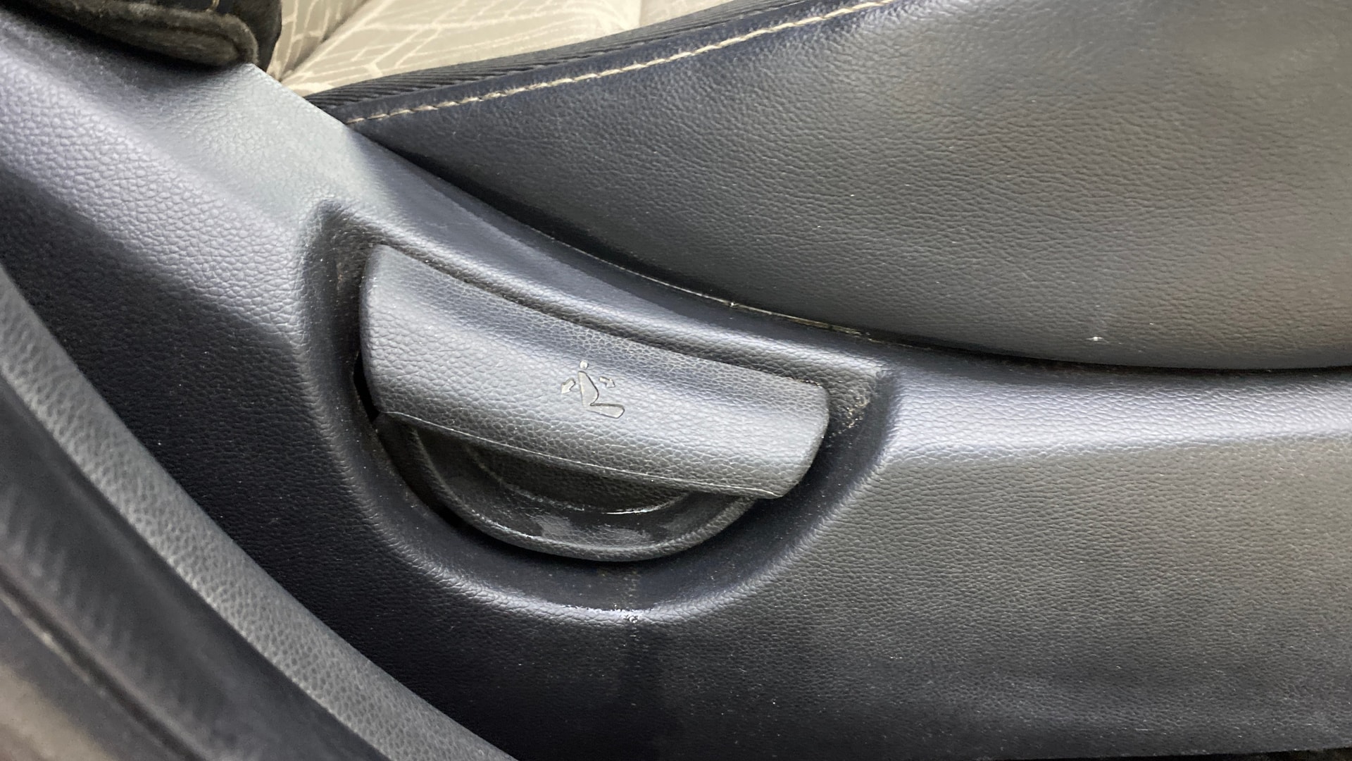 View 2017 Hyundai Grand i10 Sportz 1.2 Kappa Image 18 Used 2017 Hyundai Grand i10 Sportz 1.2 Kappa Image 18