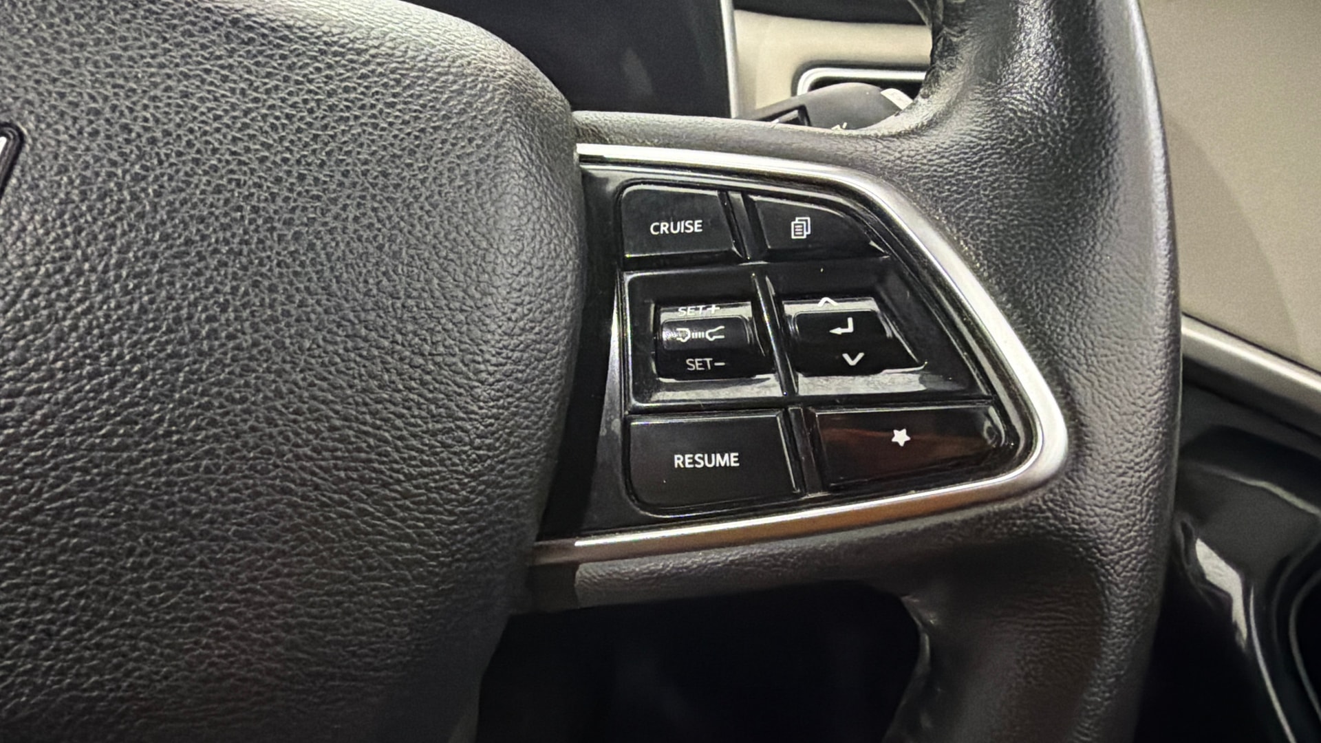 Used 2022 Mahindra XUV700 Used 2022 Mahindra XUV700