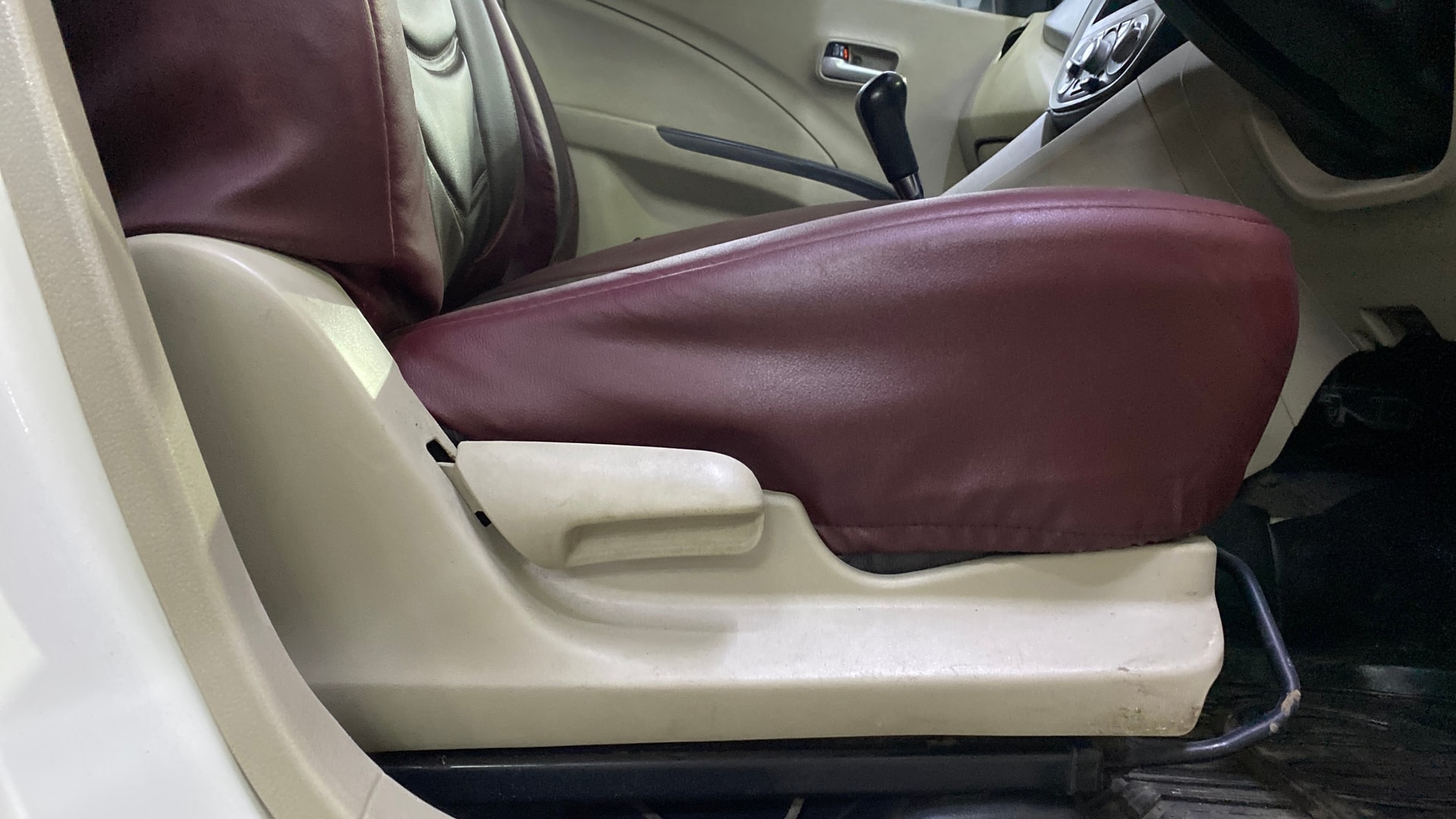 View 2019 Maruti Suzuki 1000 Base Variant Image 12 Used 2019 Maruti Suzuki 1000 Base Variant Image 12