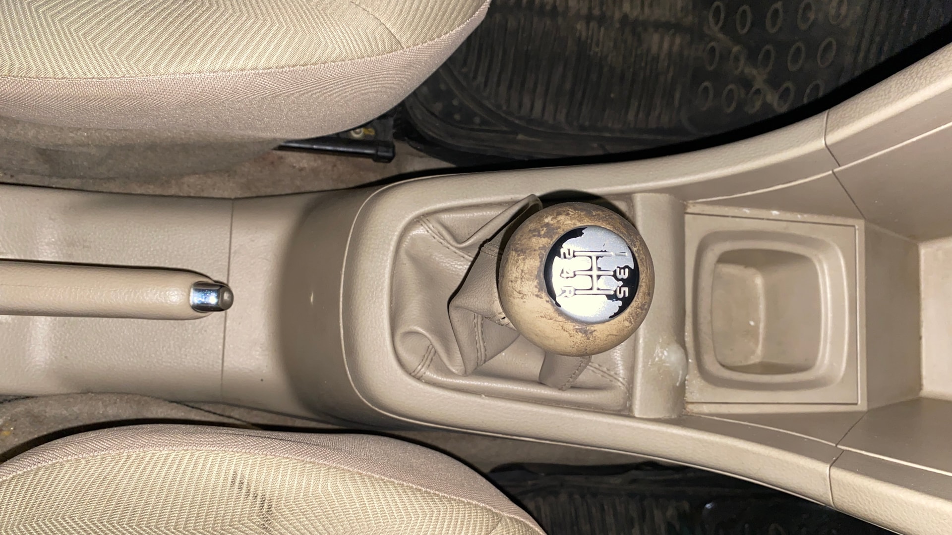 View 2016 Maruti Suzuki 1000 Base Variant Image 38 Used 2016 Maruti Suzuki 1000 Base Variant Image 38