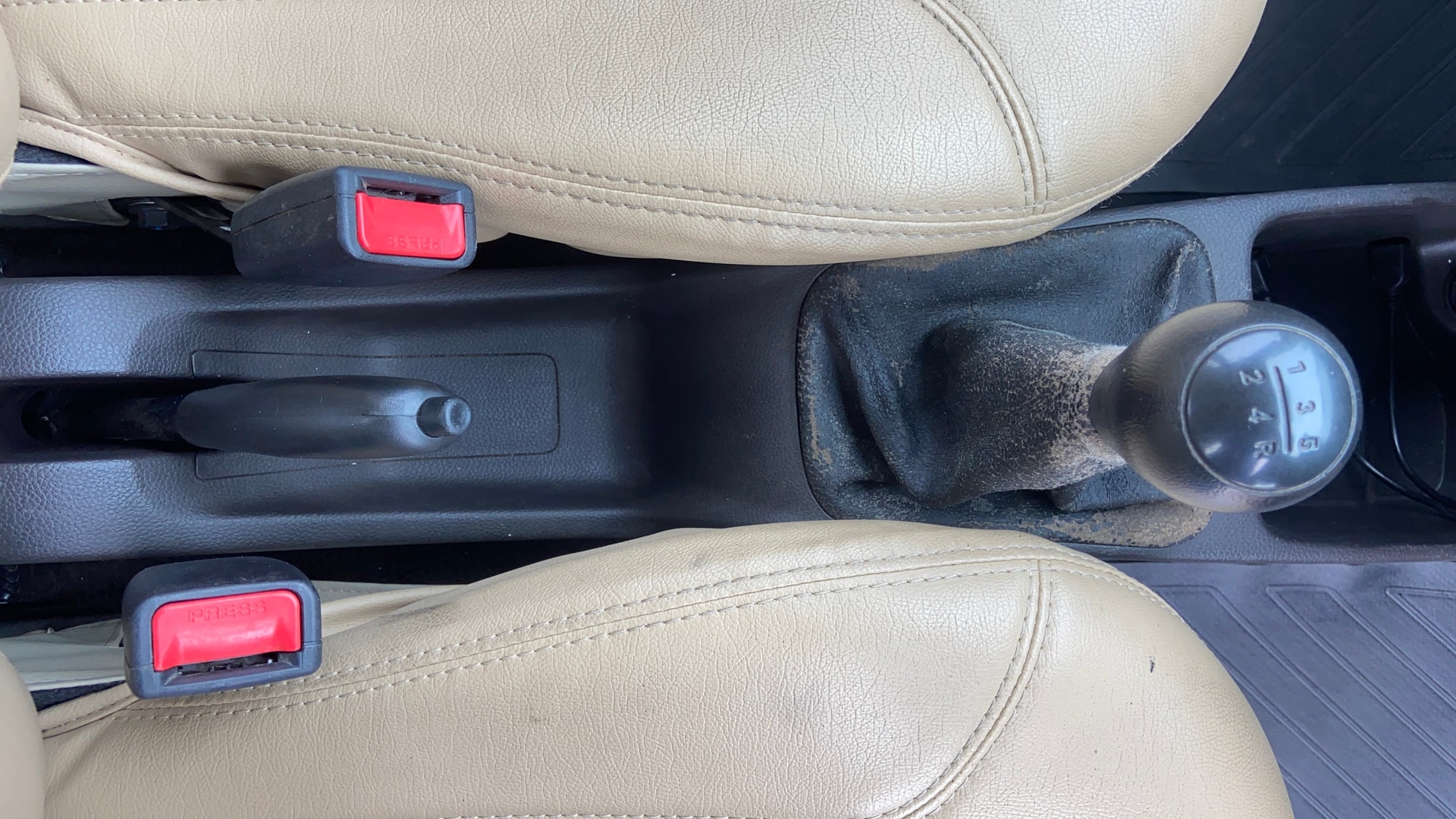 View 2018 Hyundai EON Magna Plus Image 39 Used 2018 Hyundai EON Magna Plus Image 39