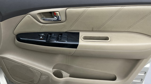 View Toyota Fortuner Image 40 Used Toyota Fortuner Image 40