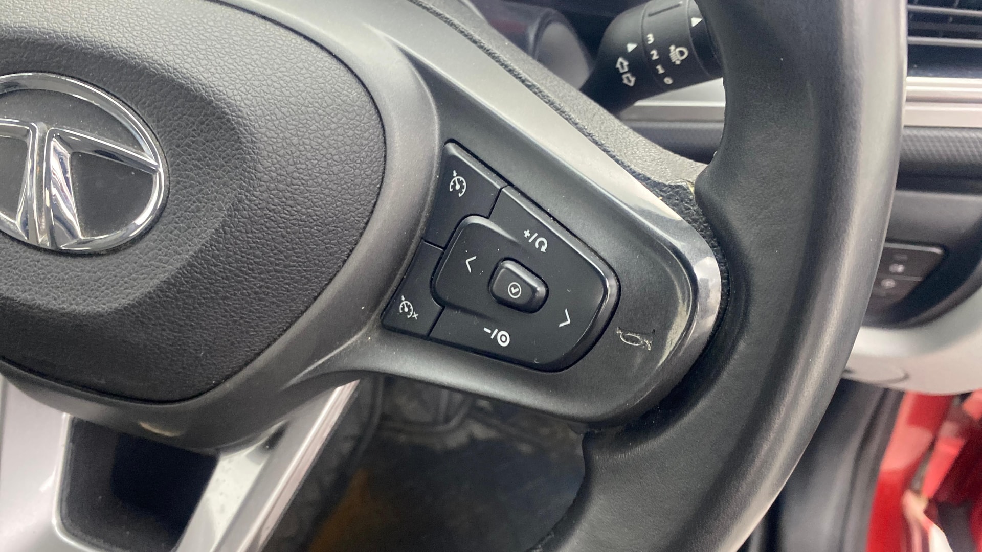 View 2020 Tata Altroz XZ Petrol Image 3 Used 2020 Tata Altroz XZ Petrol Image 3