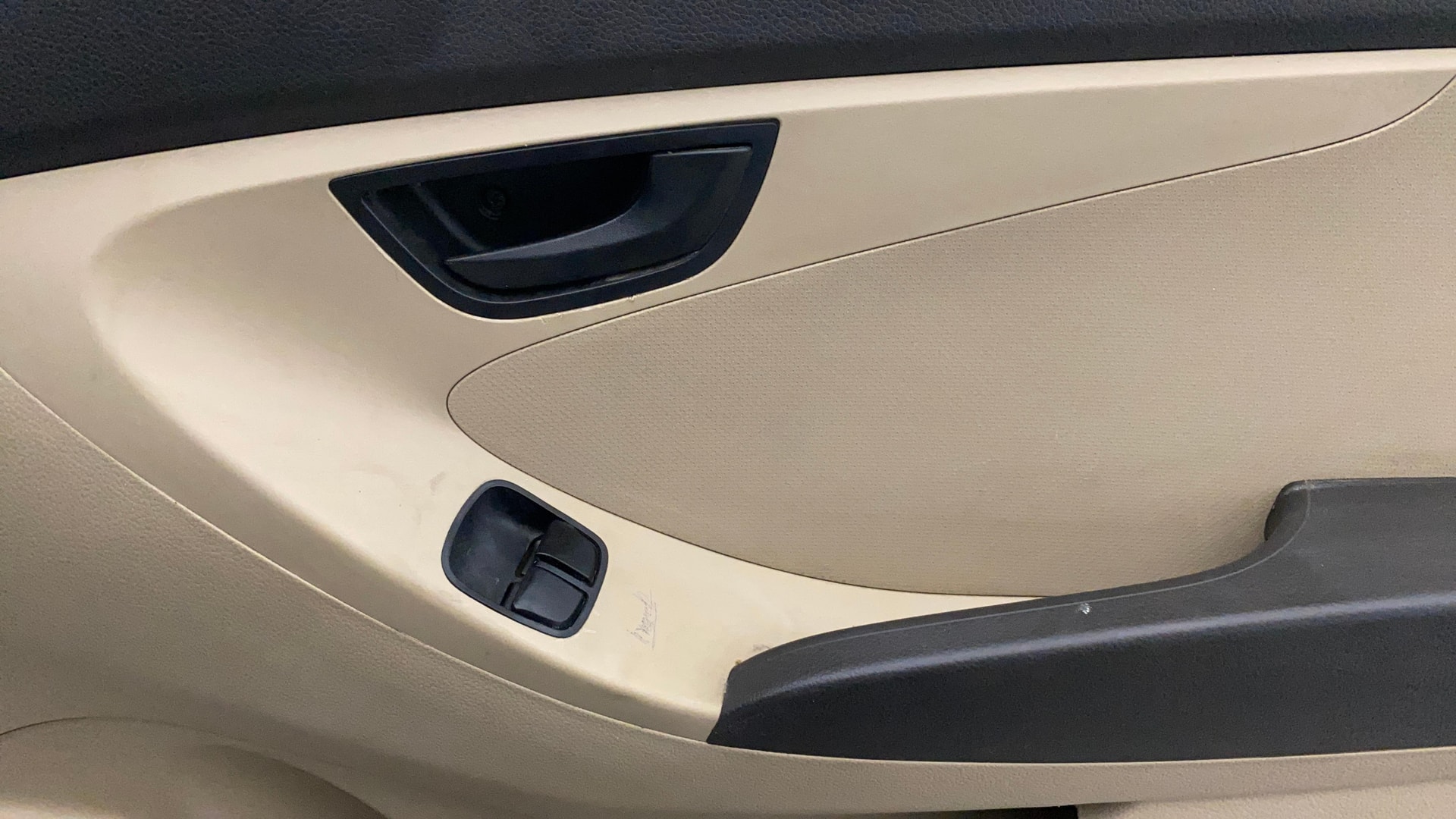 View 2017 Hyundai EON Era Plus Image 32 Used 2017 Hyundai EON Era Plus Image 32