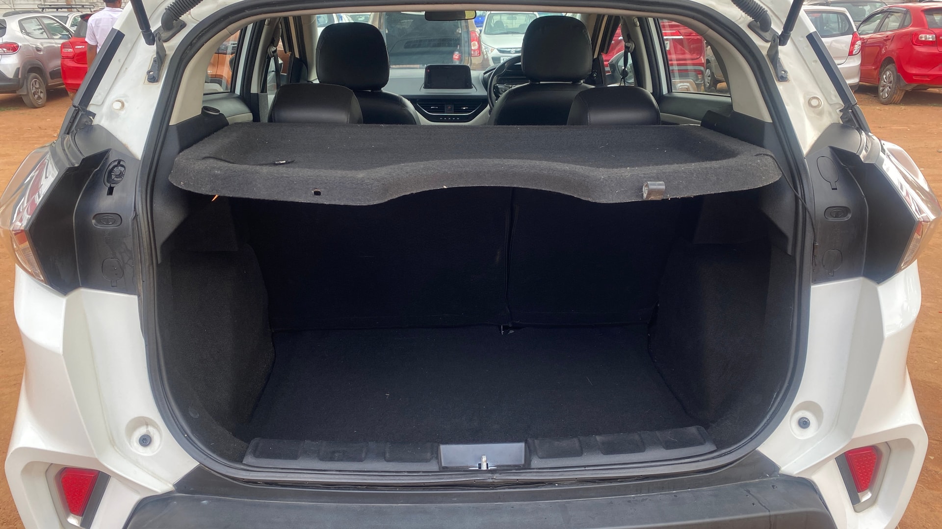 View 2021 Tata Nexon Revotron XE Image 7 Used 2021 Tata Nexon Revotron XE Image 7