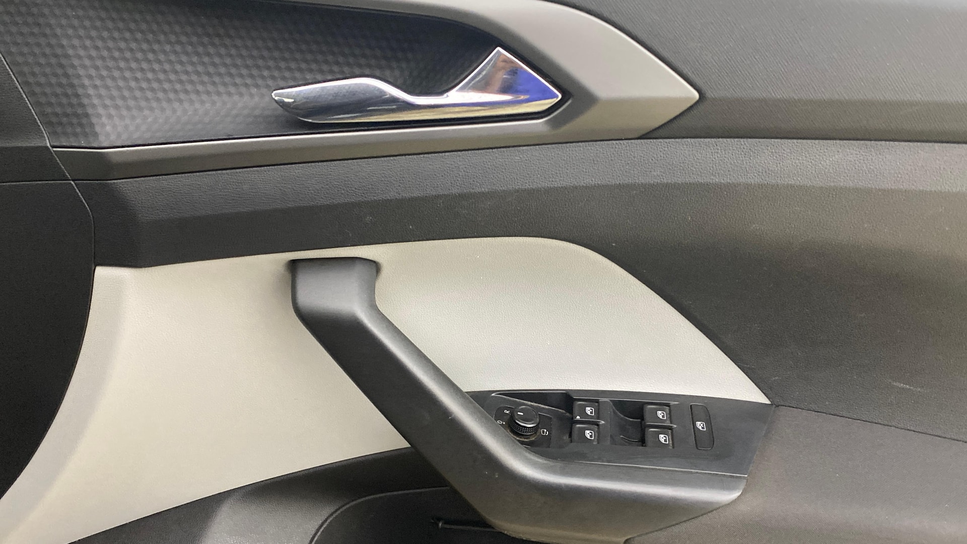 View 2021 Skoda Kushaq Ambition 1.0 TSI MT Image 39 Used 2021 Skoda Kushaq Ambition 1.0 TSI MT Image 39