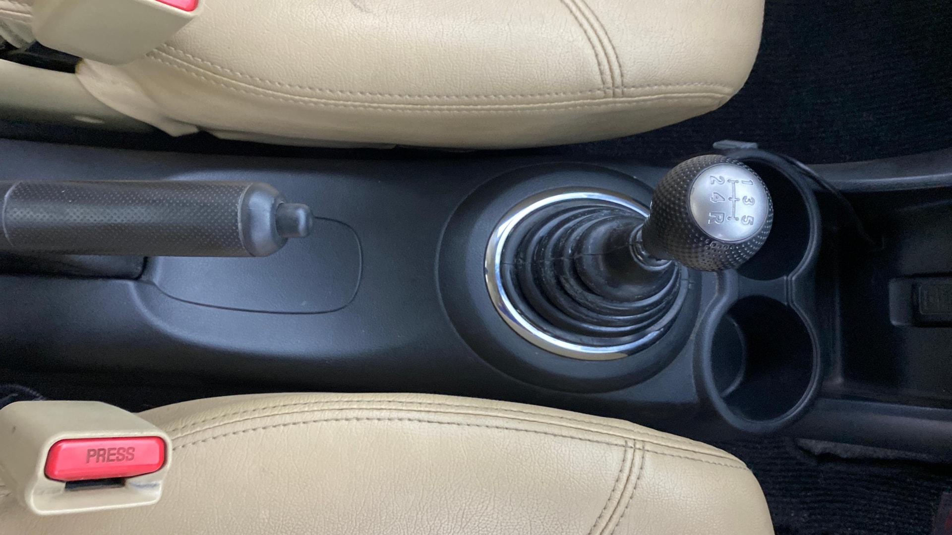 View 2013 Honda Amaze E MT Petrol BS IV Image 38 Used 2013 Honda Amaze E MT Petrol BS IV Image 38