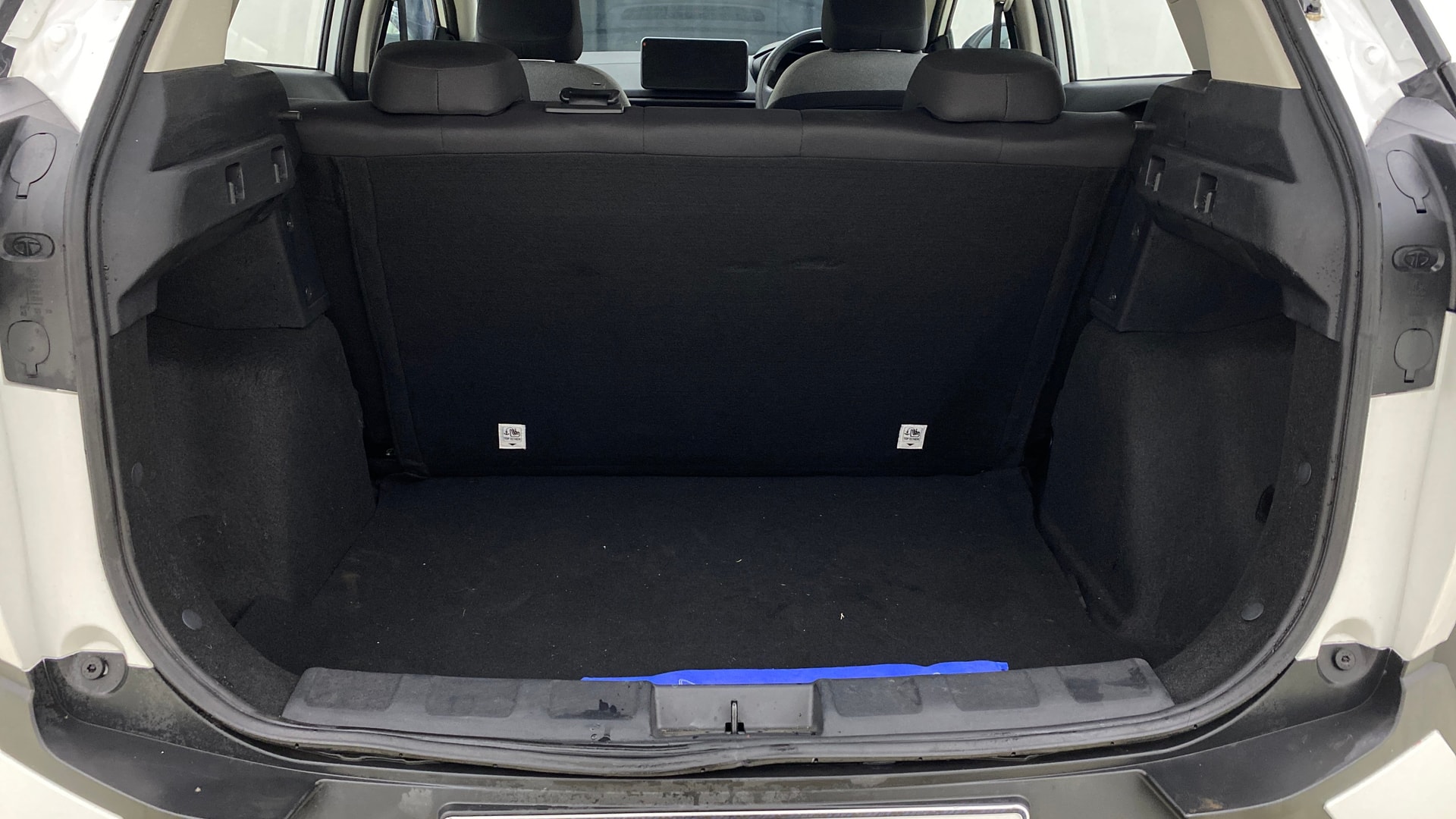 View 2025 Tata Nexon Revotron XE Image 10 Used 2025 Tata Nexon Revotron XE Image 10