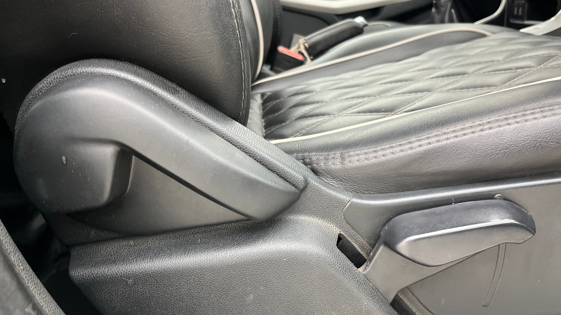 View 2018 Ford EcoSport 1.5 TDCi Diesel Ambiente BS IV Image 19 Used 2018 Ford EcoSport 1.5 TDCi Diesel Ambiente BS IV Image 19