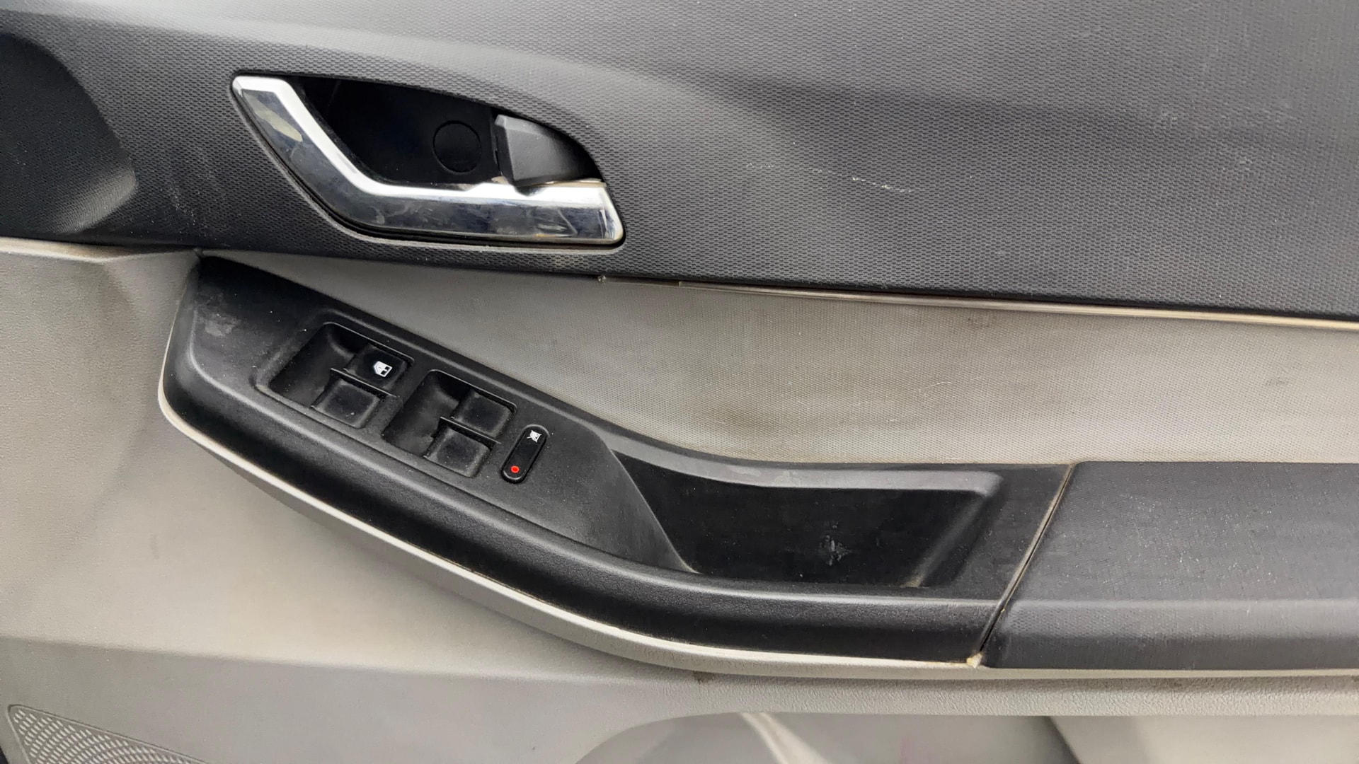 View 2020 Tata Tiago Revotorq XB Image 33 Used 2020 Tata Tiago Revotorq XB Image 33