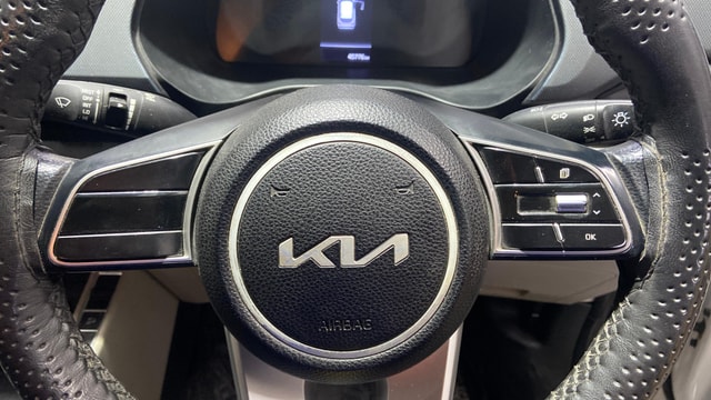 View Kia Carens Image 3 Used Kia Carens Image 3