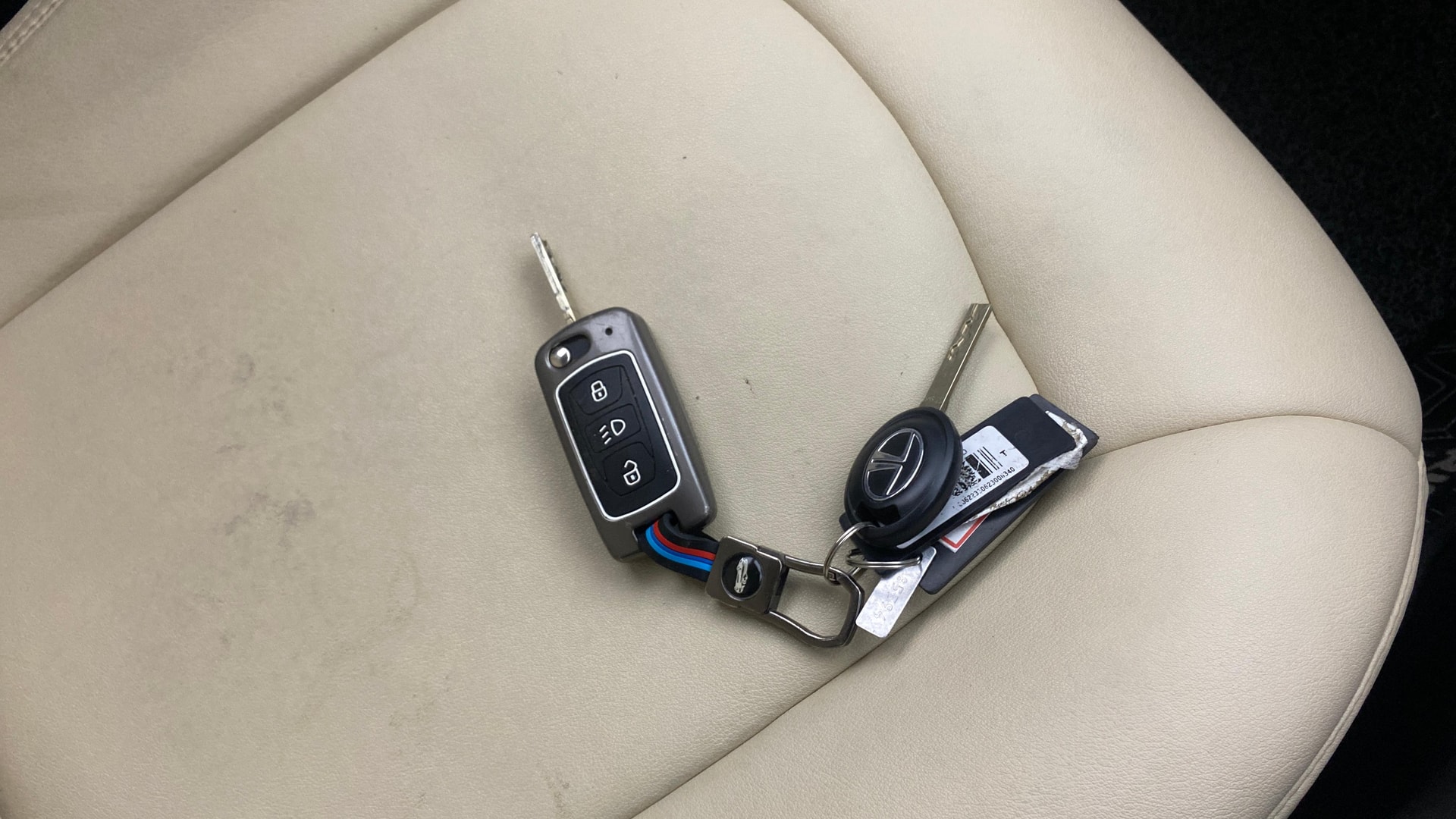 View 2024 Tata Harrier XE Image 28 Used 2024 Tata Harrier XE Image 28