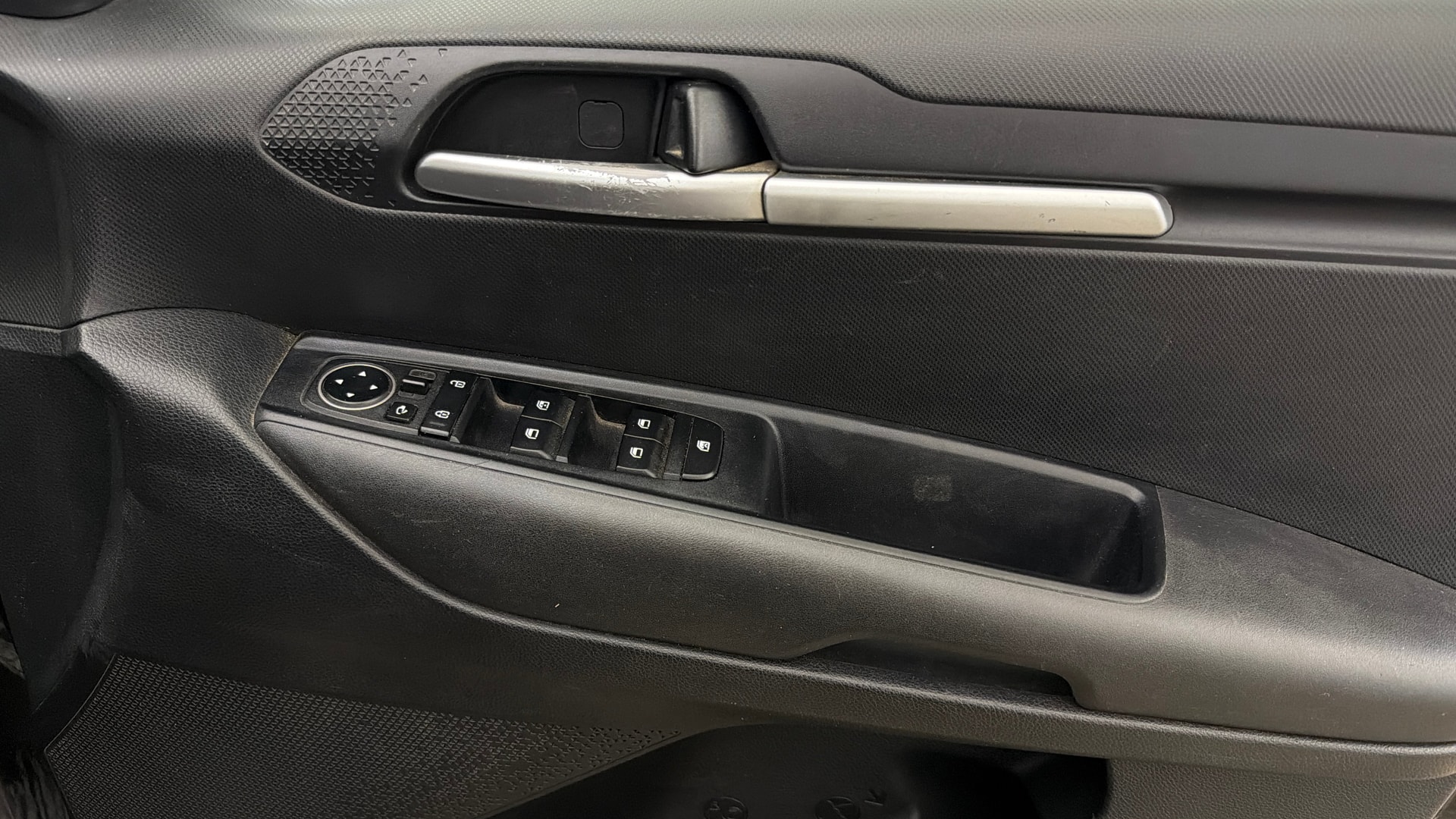 View 2021 Kia Sonet HTK Plus Petrol Image 33 Used 2021 Kia Sonet HTK Plus Petrol Image 33