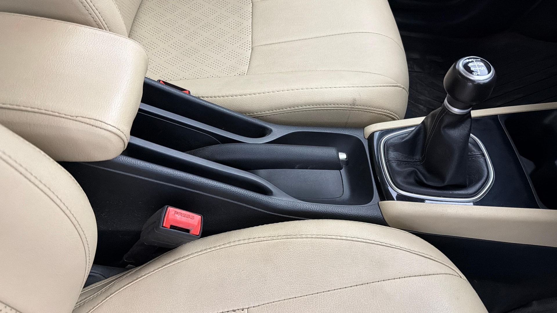 View 2022 Honda City ZX MT Diesel Anniversary Edition Image 41 Used 2022 Honda City ZX MT Diesel Anniversary Edition Image 41