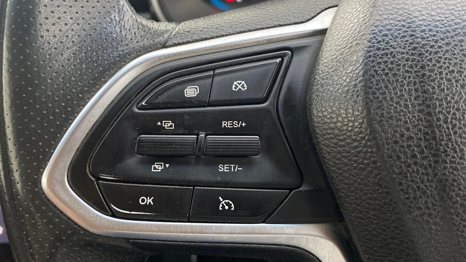 View 2023 MG Hector Plus Sharp Pro 7 Seater Diesel Image 3 Used 2023 MG Hector Plus Sharp Pro 7 Seater Diesel Image 3