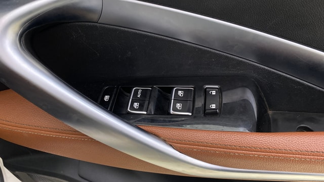 View MG Hector Plus Image 40 Used MG Hector Plus Image 40