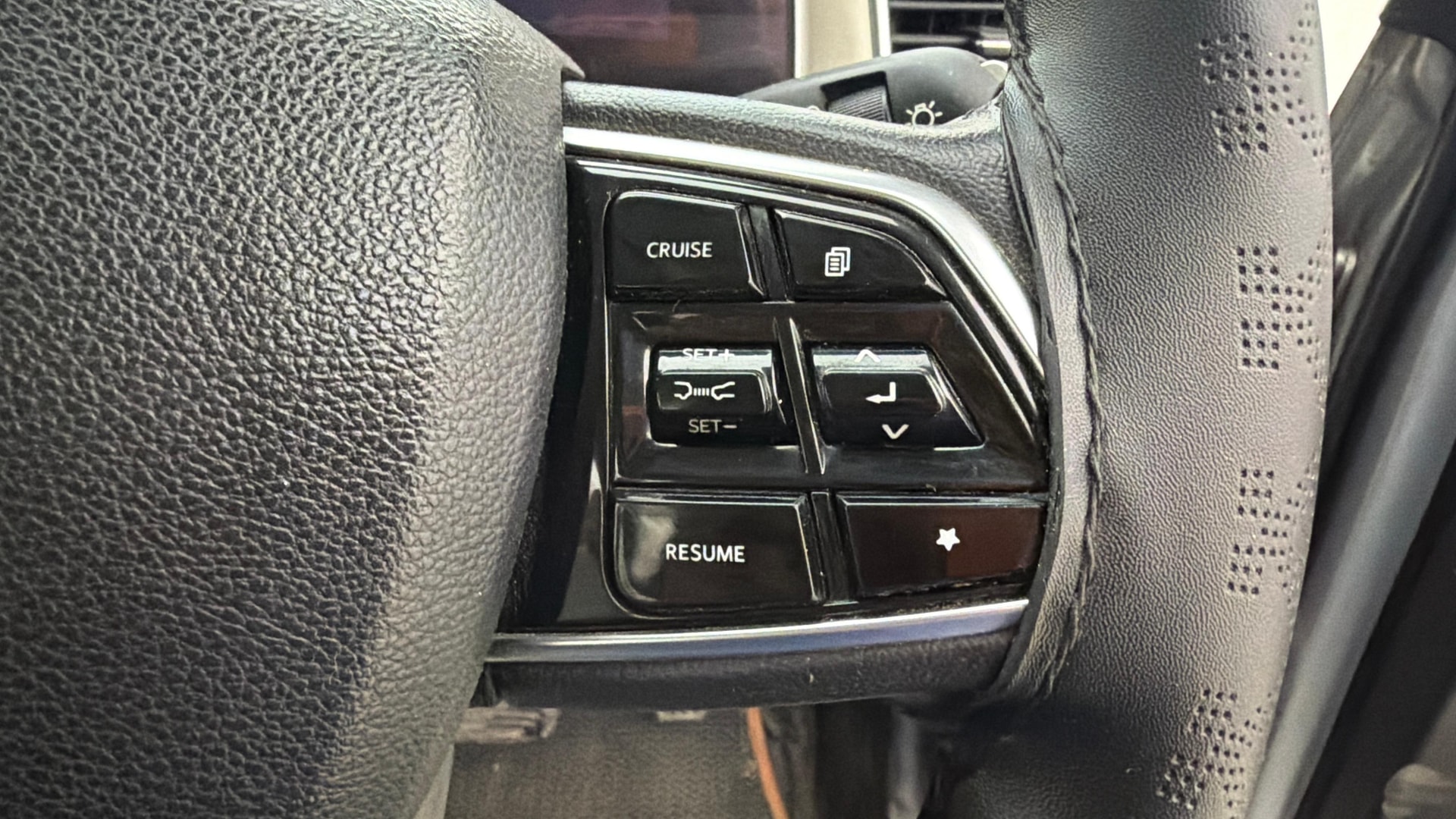 Used 2022 Mahindra XUV700 Used 2022 Mahindra XUV700