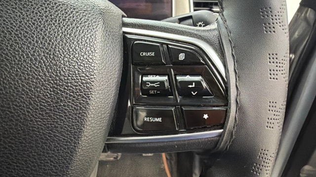 View Mahindra XUV700 Image 3 Used Mahindra XUV700 Image 3