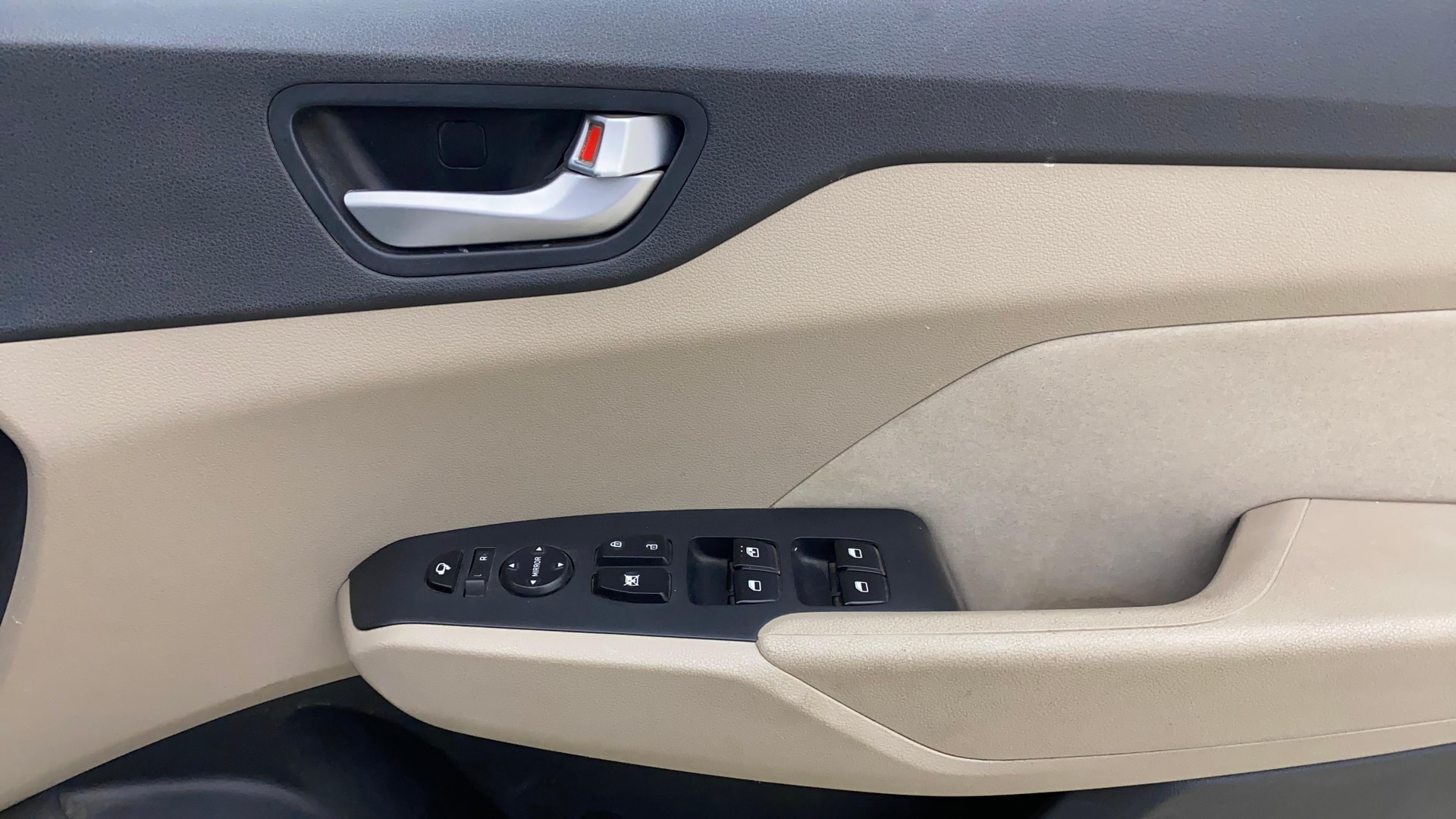 View 2019 Hyundai Verna 1.4 VTVT E Image 35 Used 2019 Hyundai Verna 1.4 VTVT E Image 35