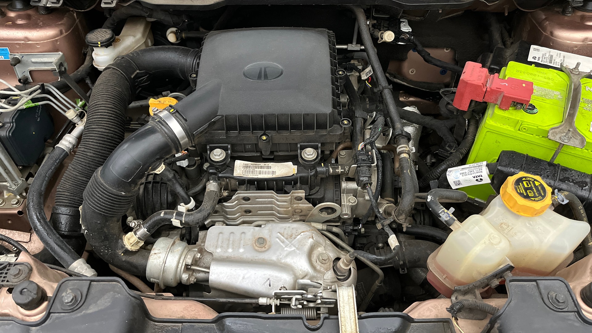 View 2025 Tata Curvv Smart 1.2 Revotron Petrol 6MT Image 45 Used 2025 Tata Curvv Smart 1.2 Revotron Petrol 6MT Image 45