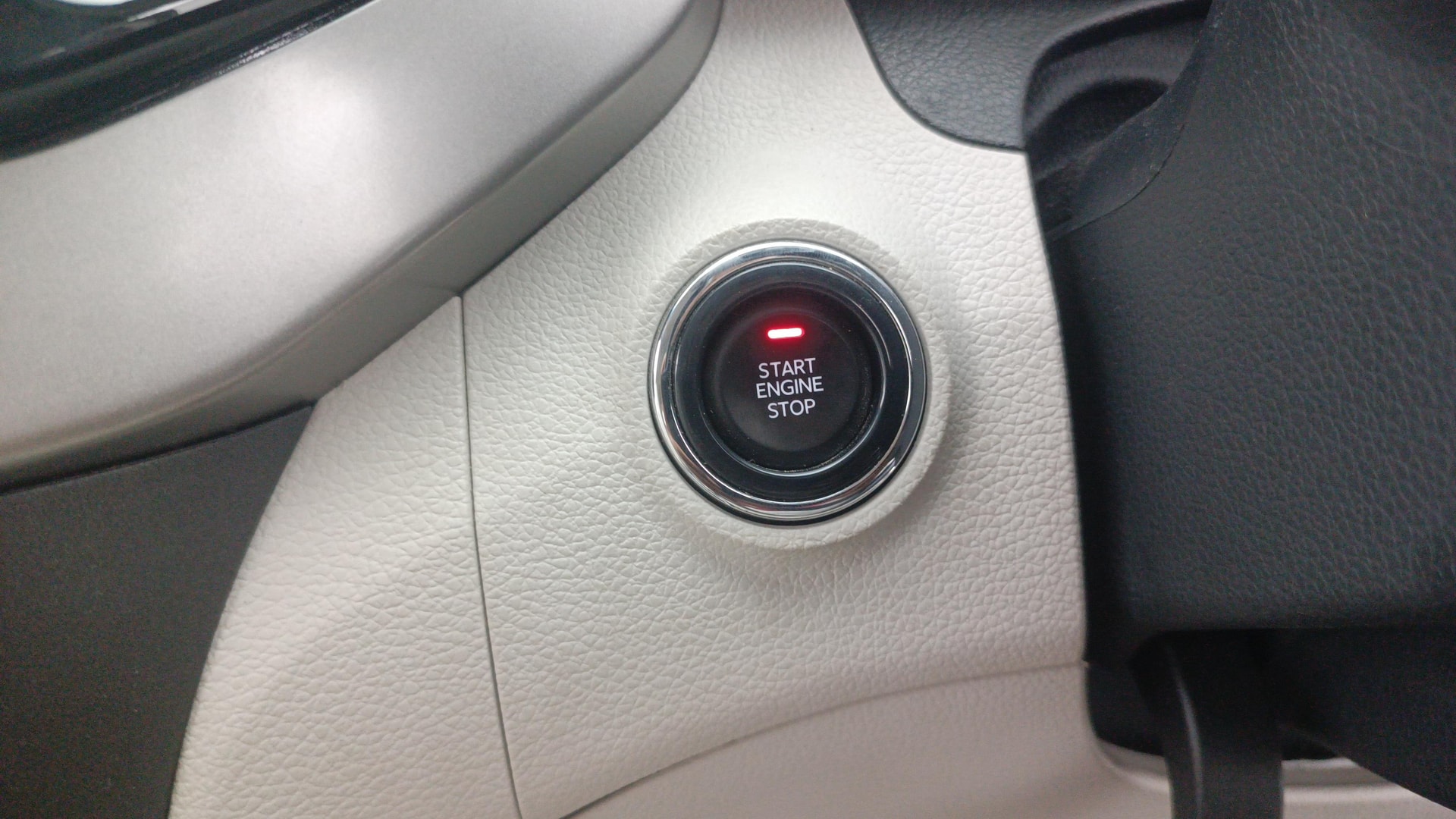 Used 2022 Mahindra XUV300 Used 2022 Mahindra XUV300