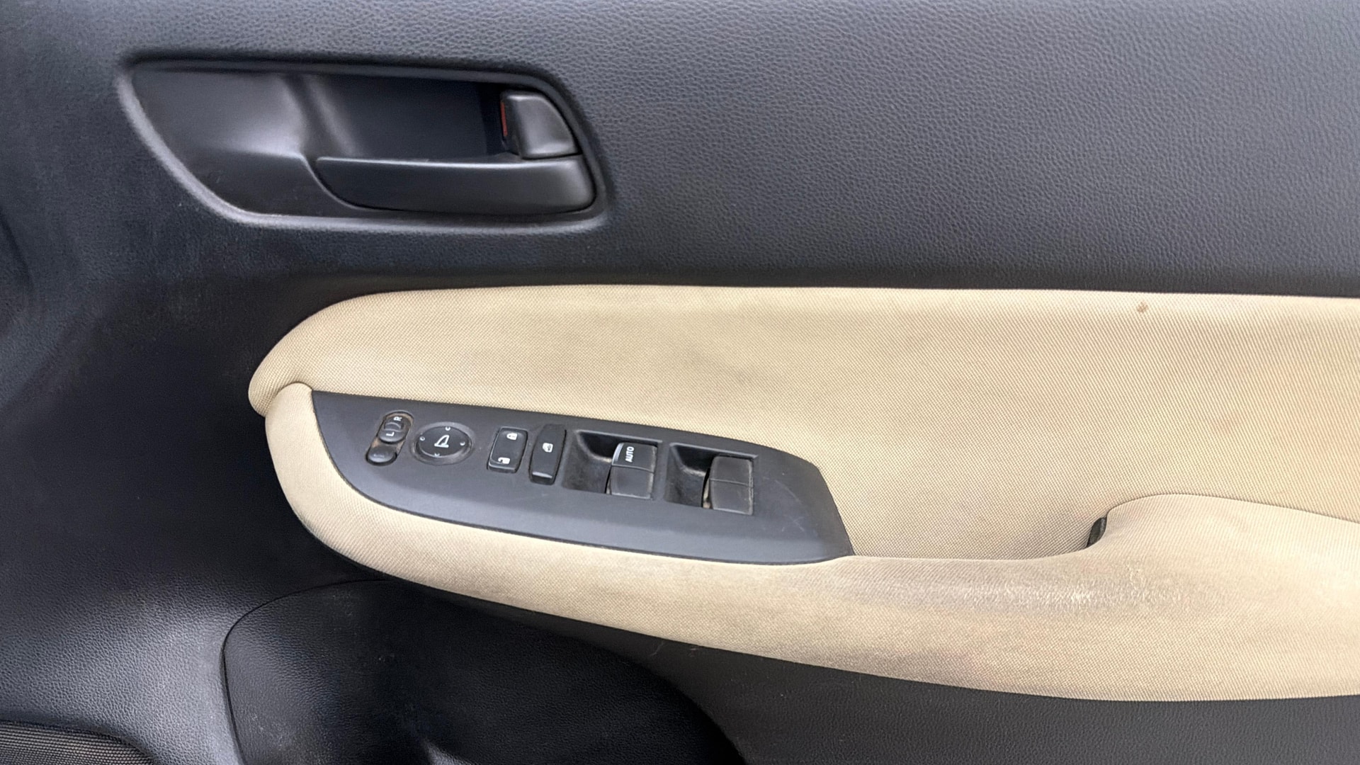 View 2022 Honda City ZX MT Diesel Anniversary Edition Image 34 Used 2022 Honda City ZX MT Diesel Anniversary Edition Image 34
