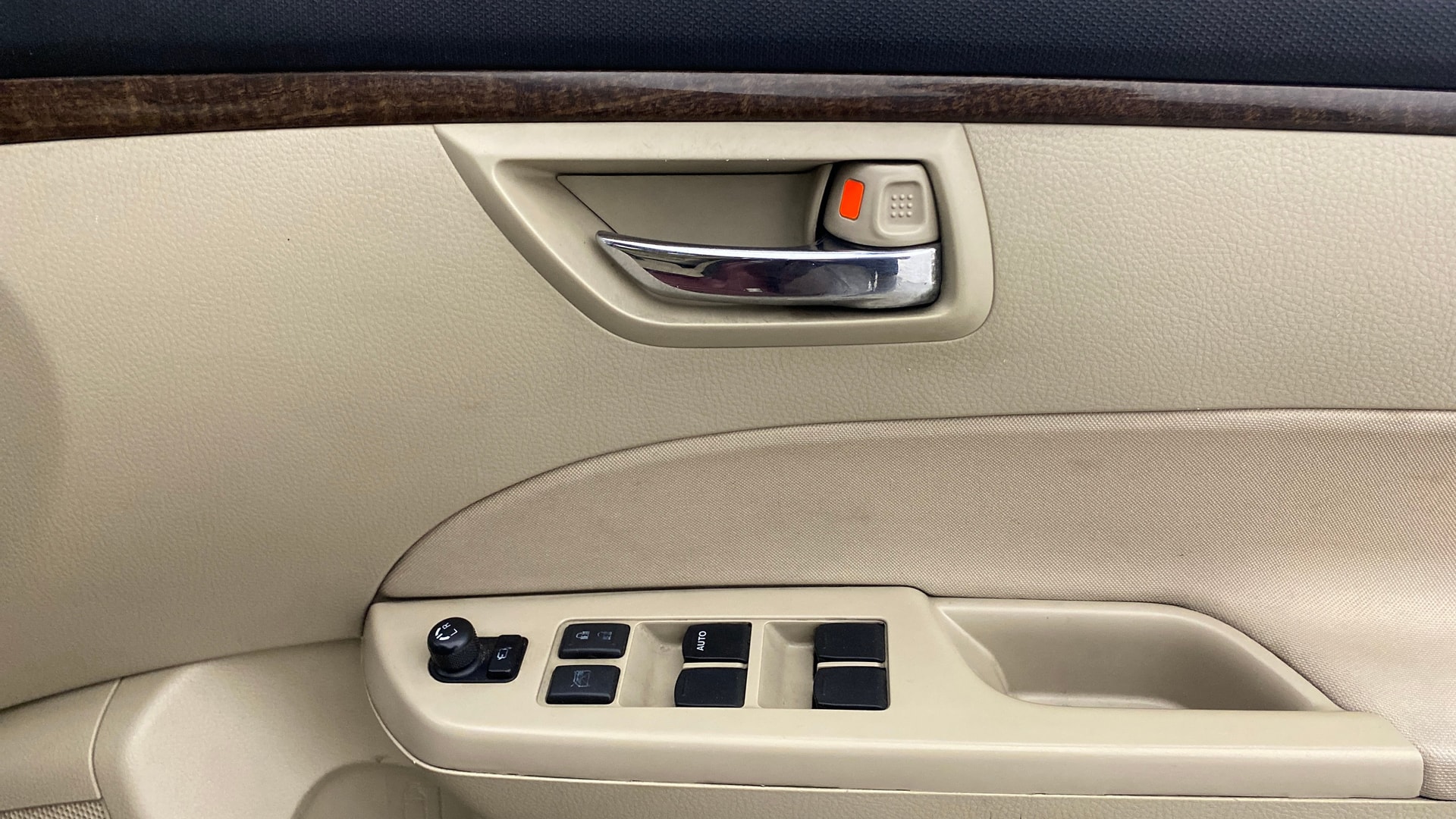 View 2015 Maruti Suzuki 1000 Base Variant Image 36 Used 2015 Maruti Suzuki 1000 Base Variant Image 36