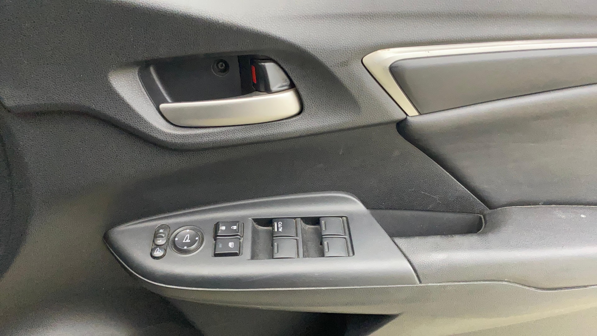 View 2022 Honda WR-V S MT Diesel Edge Edition Image 35 Used 2022 Honda WR-V S MT Diesel Edge Edition Image 35