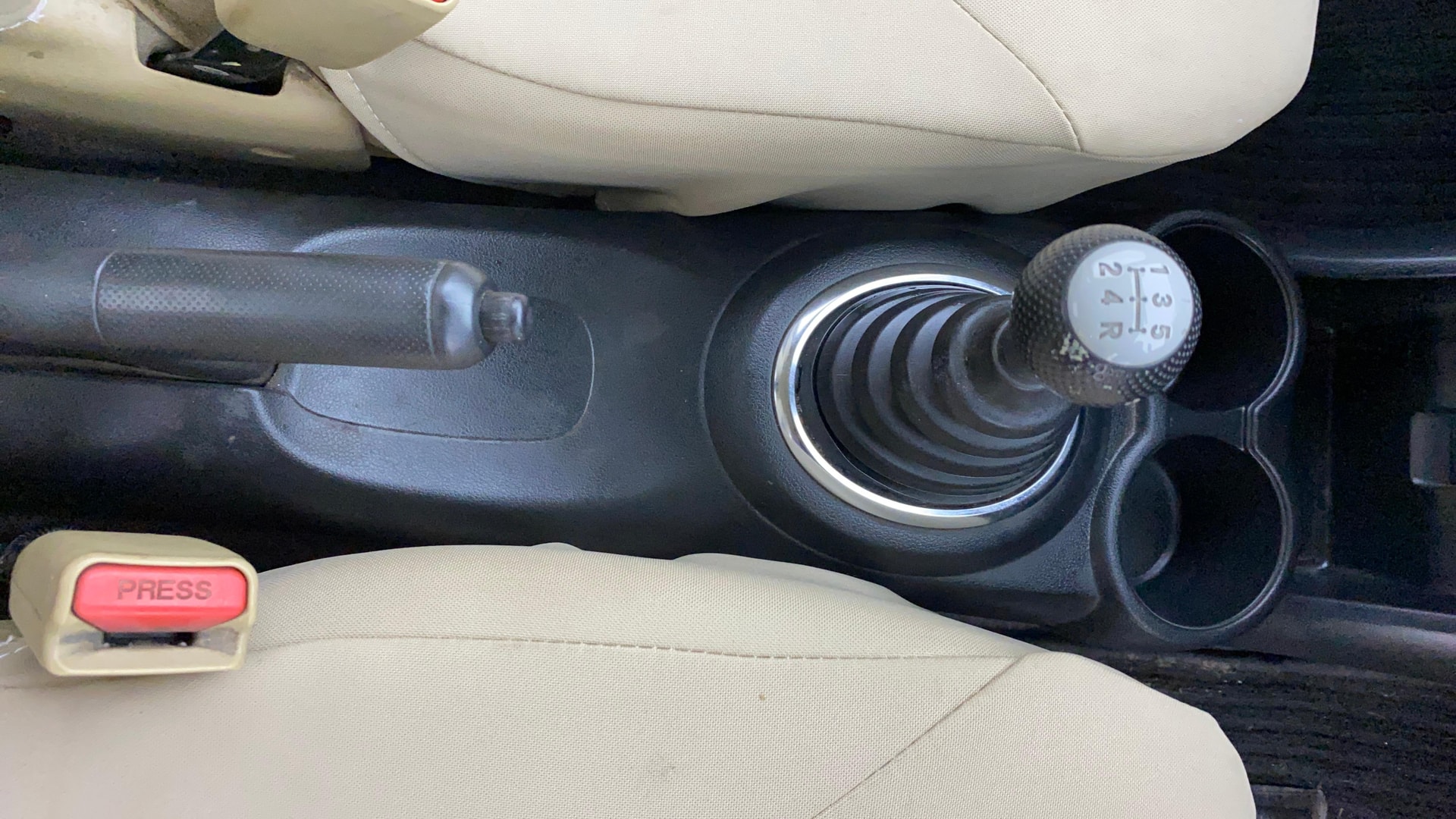View 2015 Honda Amaze E MT Petrol BS IV Image 37 Used 2015 Honda Amaze E MT Petrol BS IV Image 37