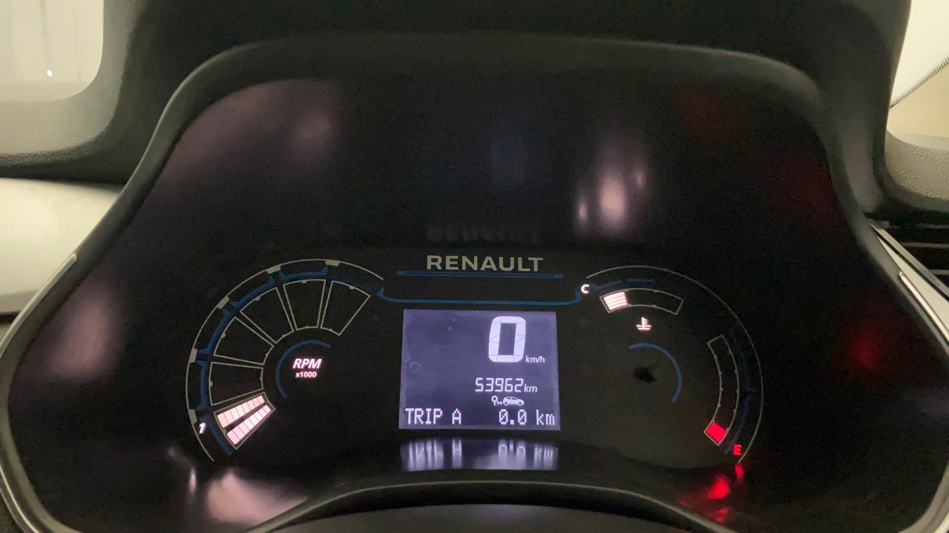View 2020 Renault Triber RXZ Image 22 Used 2020 Renault Triber RXZ Image 22