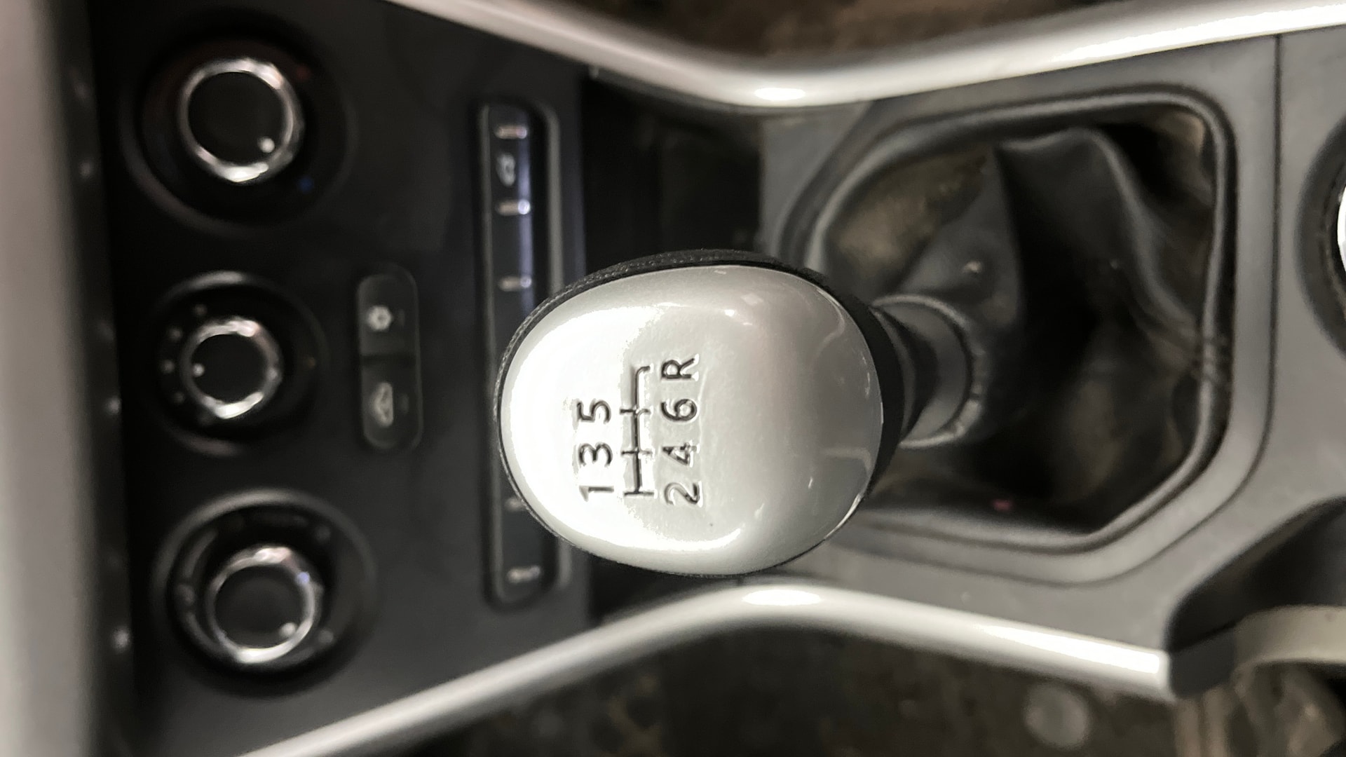 View 2019 Tata Nexon Revotron XM Image 37 Used 2019 Tata Nexon Revotron XM Image 37