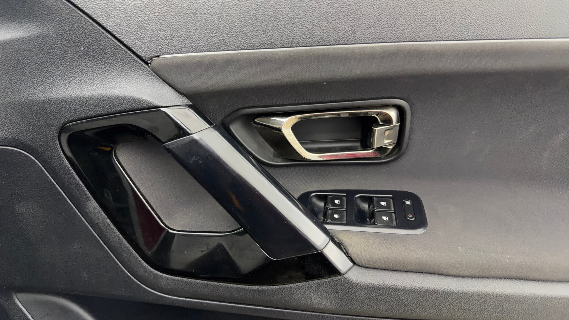 View 2022 Tata Harrier XE Image 35 Used 2022 Tata Harrier XE Image 35